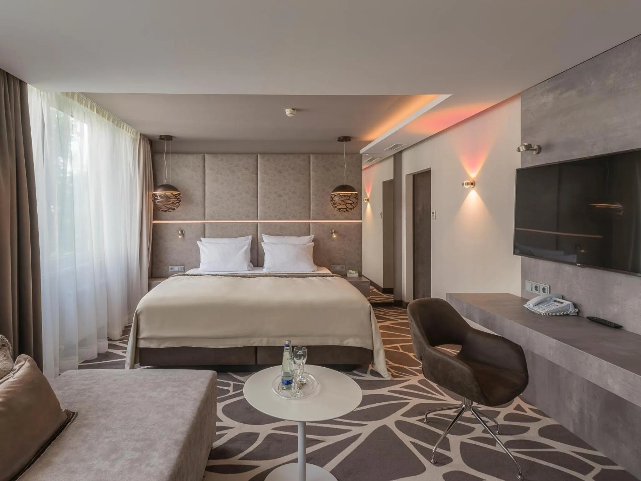 Premium King Room in Holiday Inn Munich Unterhaching by IHG