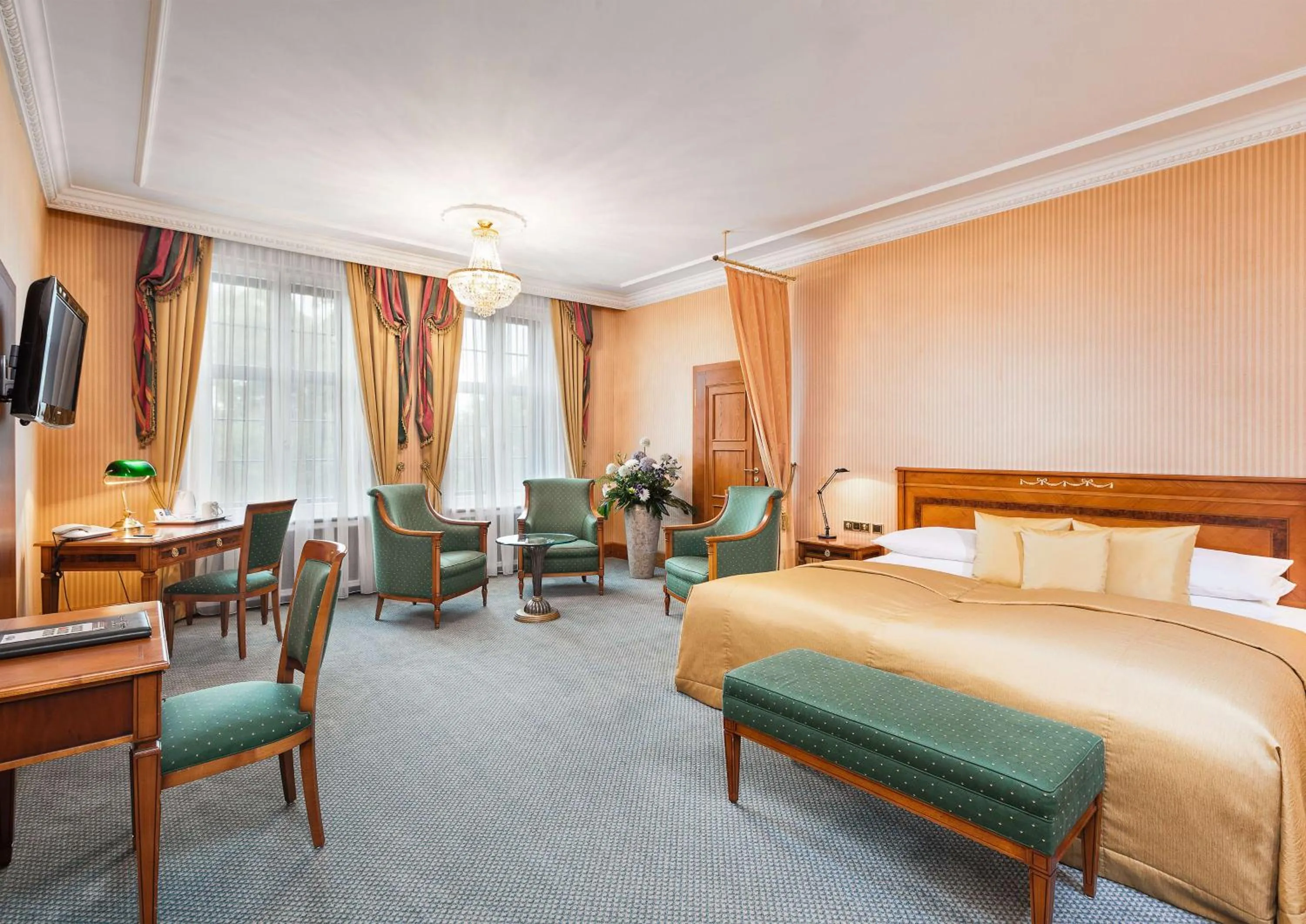 Junior Suite in Best Western Premier Grand Hotel Russischer Hof