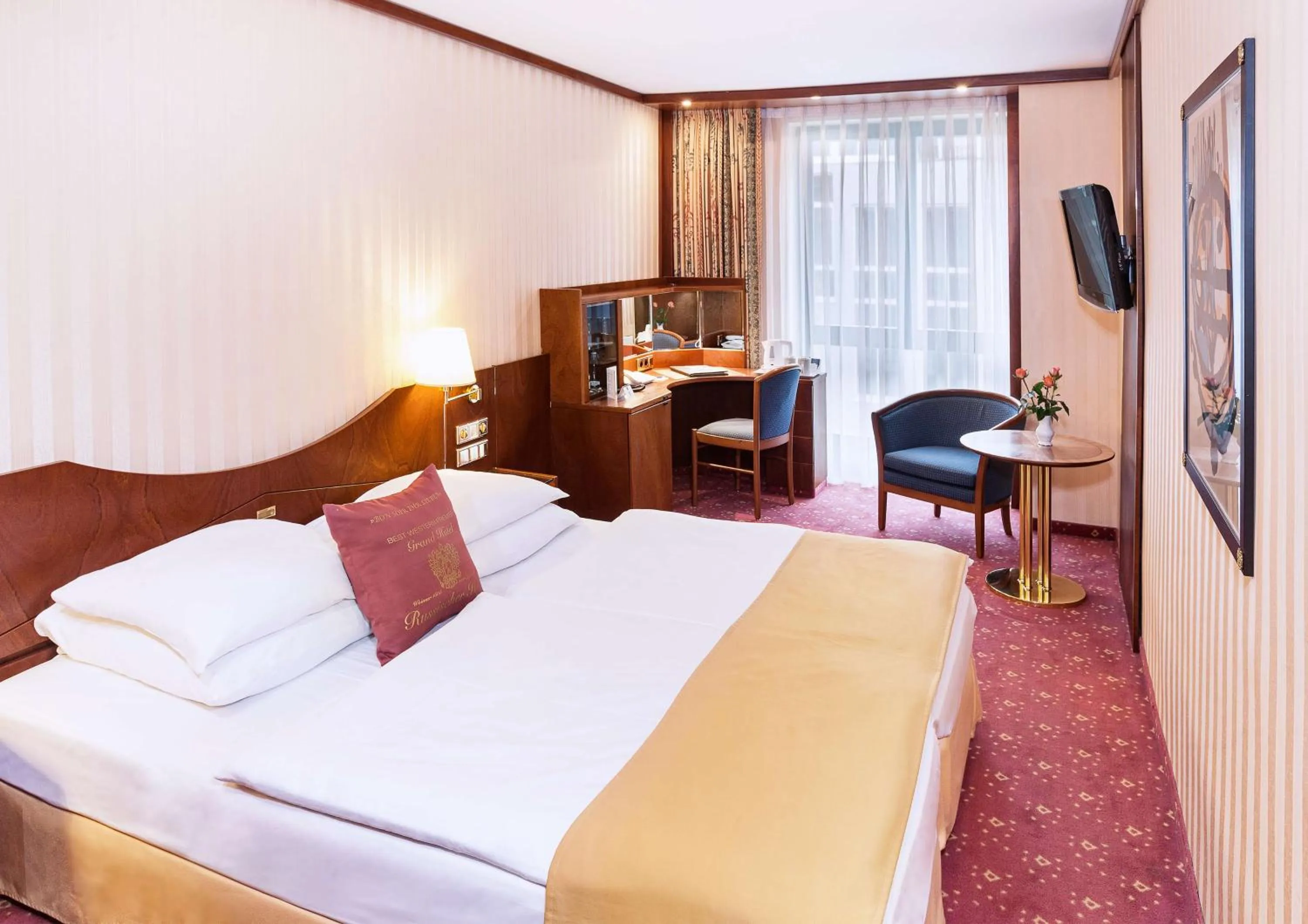 Comfort Twin Room in Best Western Premier Grand Hotel Russischer Hof