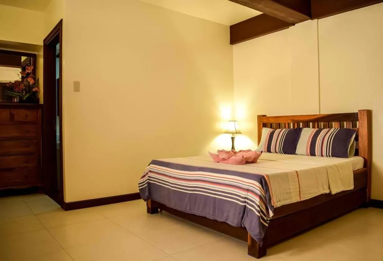 Standard Queen Room in Tribal Hills Mountain Resort