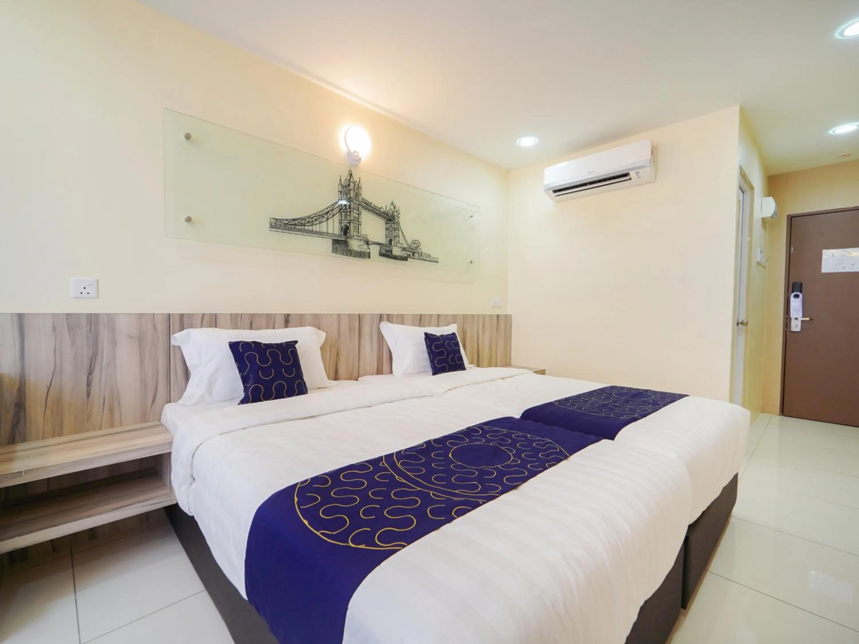 Deluxe Twin Room in Avatel Bukit Mertajam