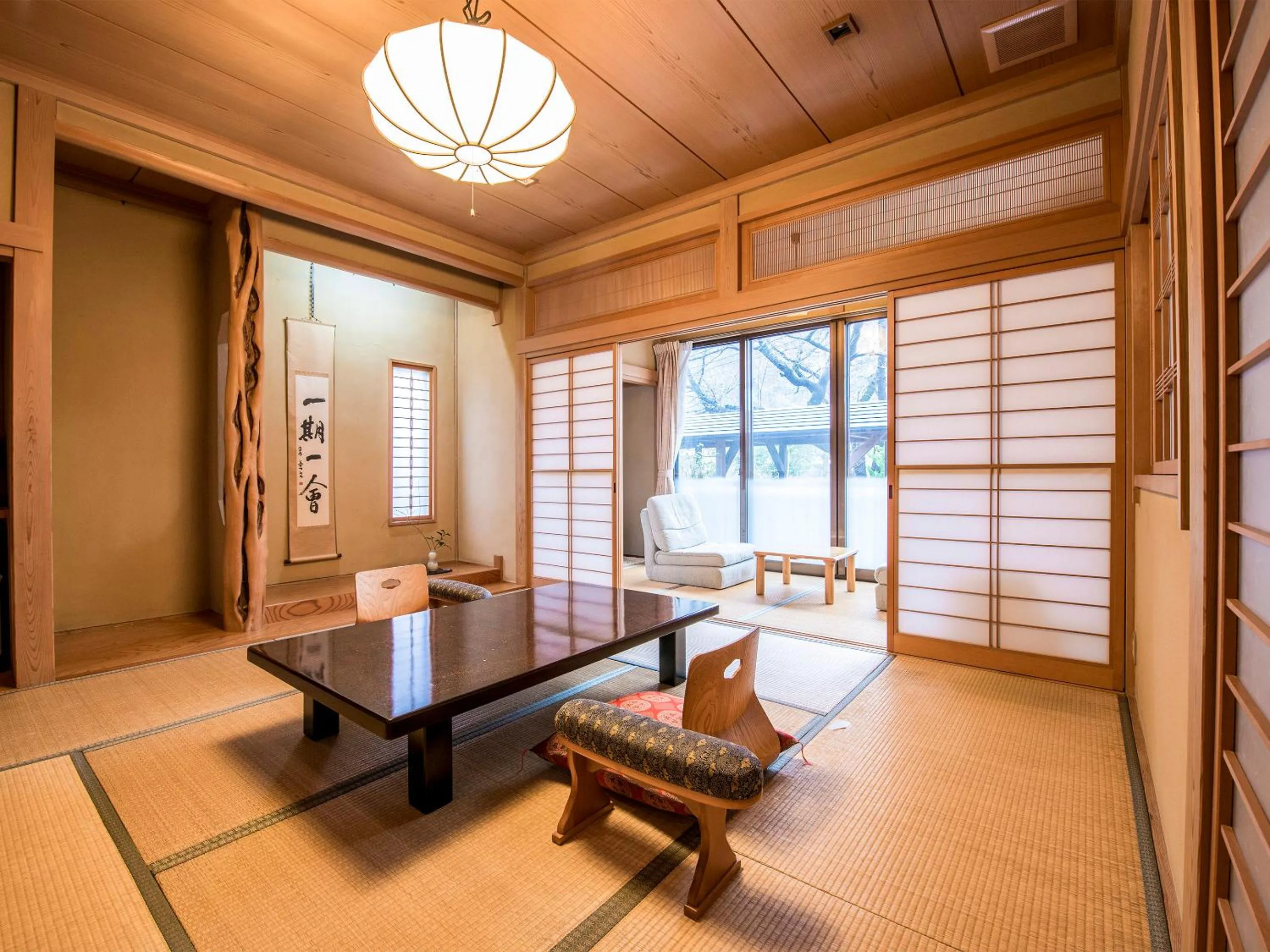 Family Room with Private Bathroom in Takanosukan