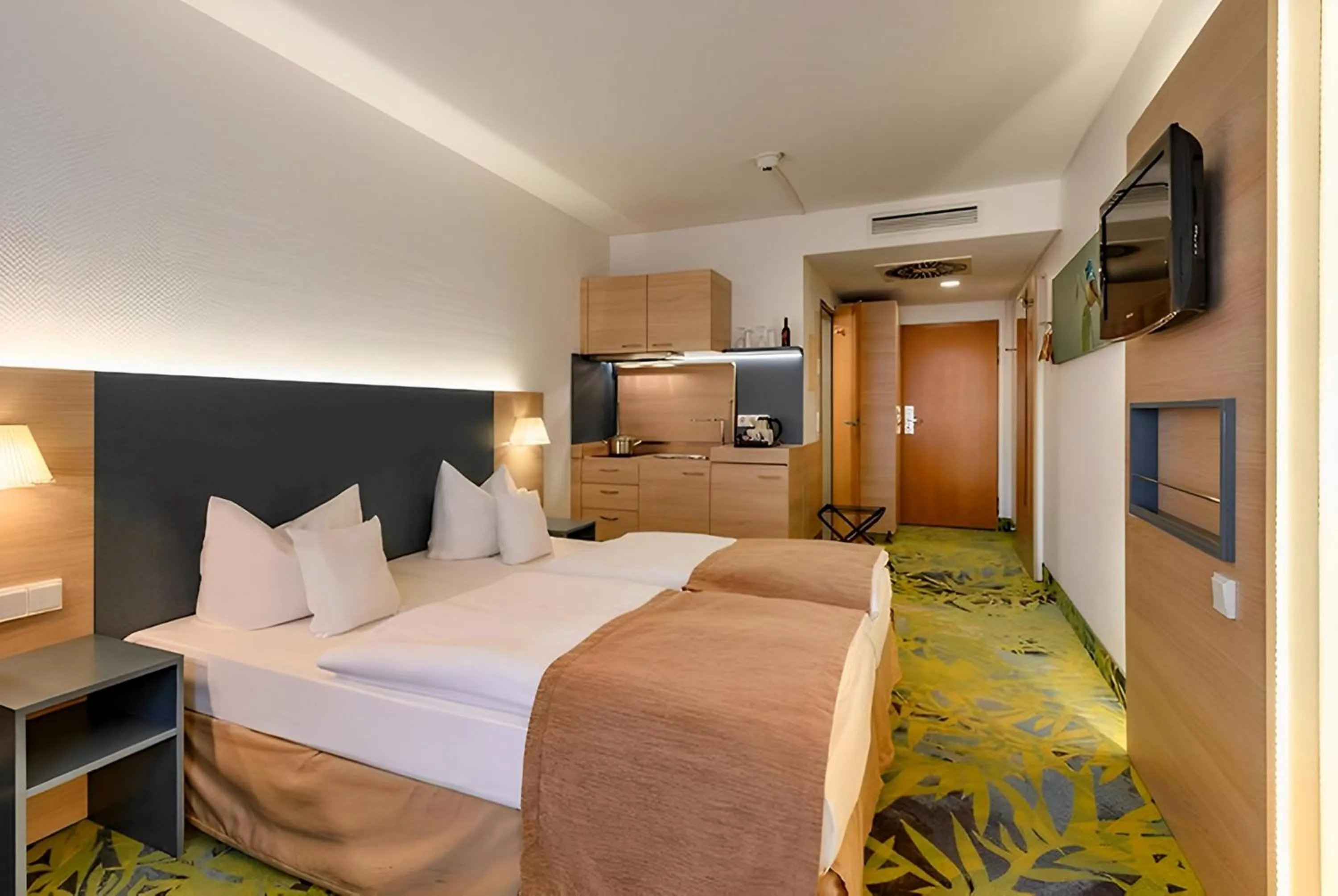 Comfort Twin Room in PLAZA INN Regensburg