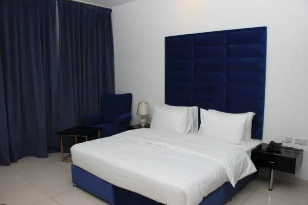 Budget Double Room in Parkside Plaza Muscat