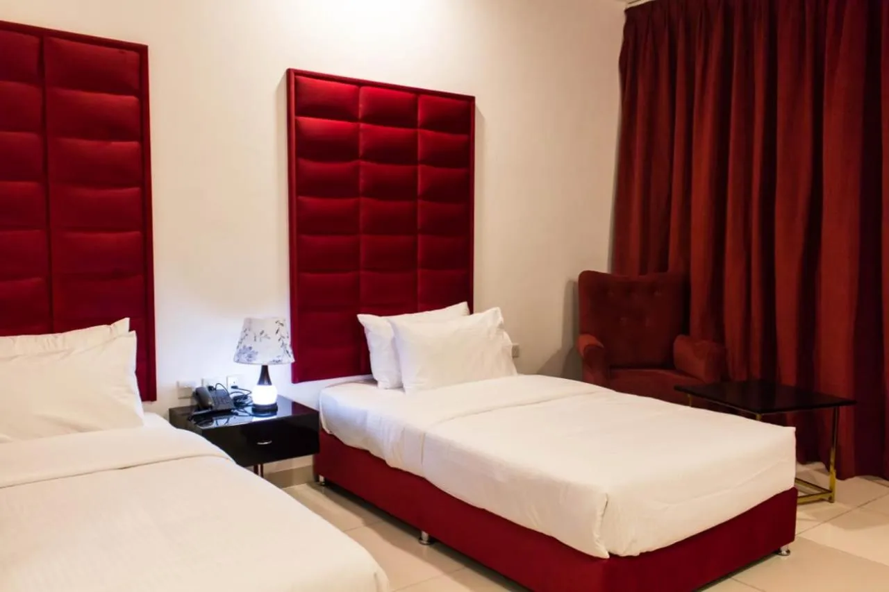 Standard Twin Room in Parkside Plaza Muscat