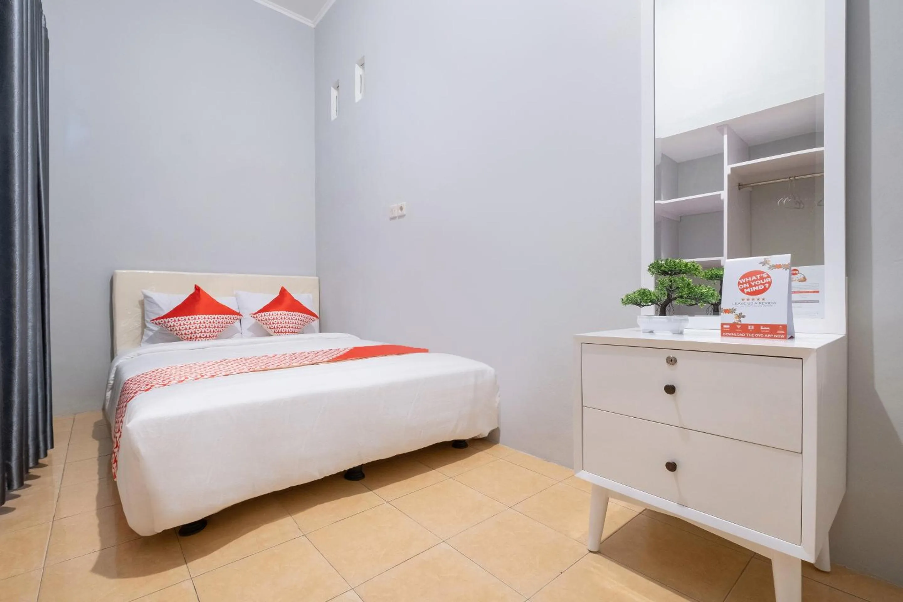 Deluxe Suite in Hotel O Nareswari Guest House Syariah