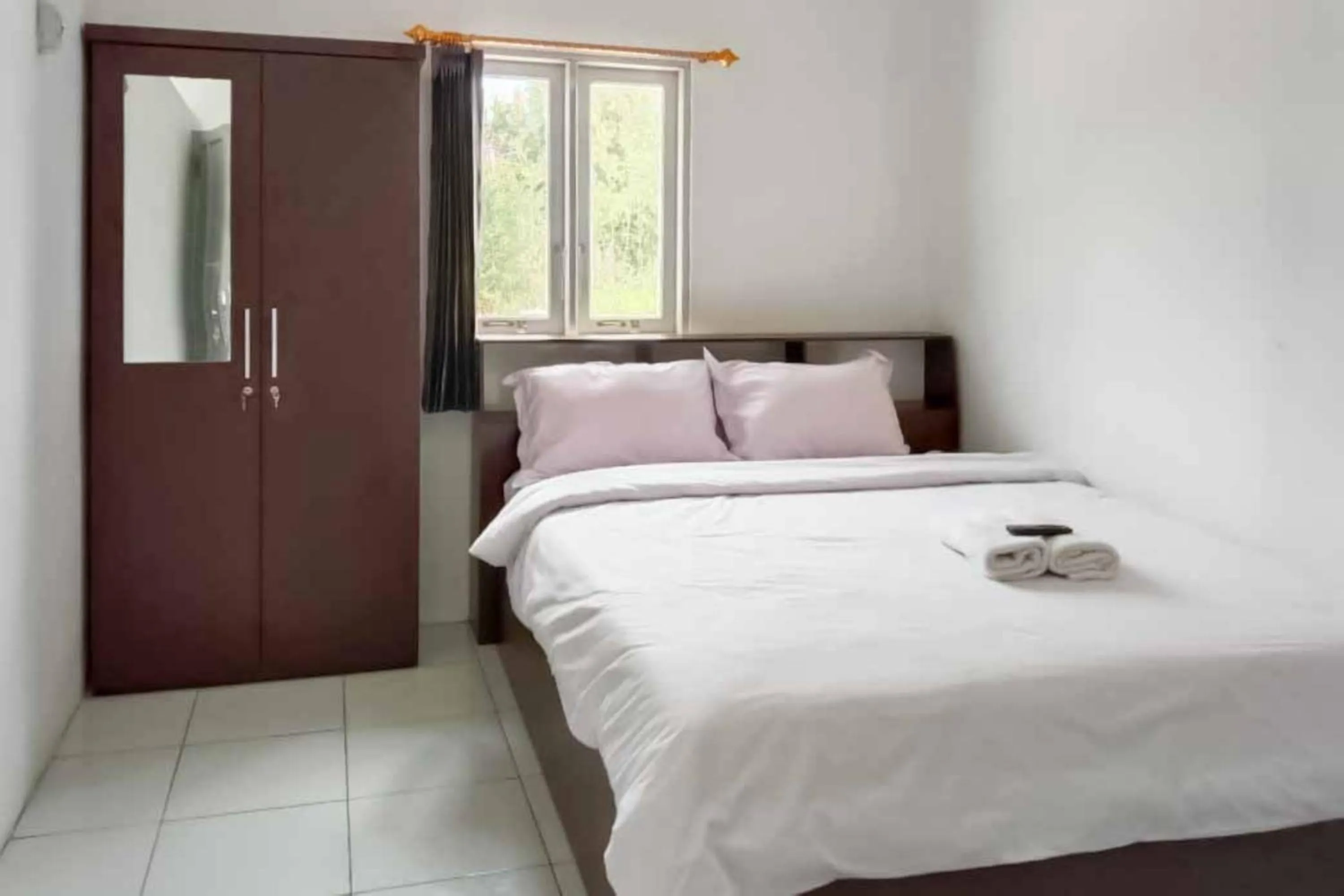 Standard Double Room in RedDoorz near Universitas Palangkaraya 2