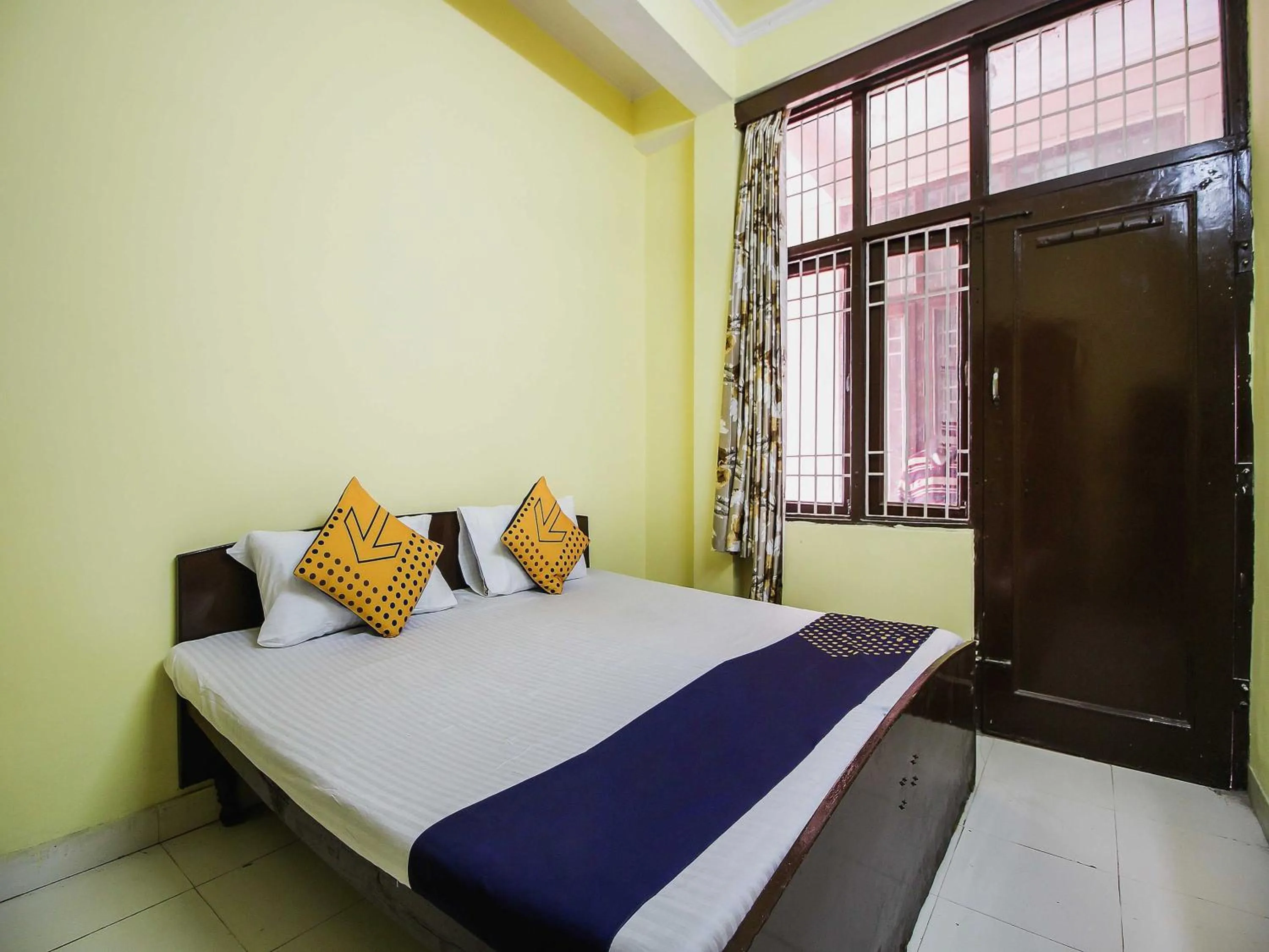 Classic Triple Room - single occupancy in Collection O Hotel Kavya Guest House