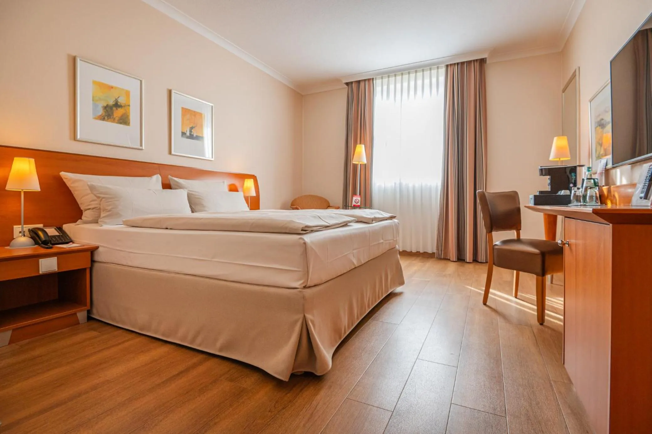 Business King Room with Garden View incl. Parking in PhiLeRo Hotel Köln