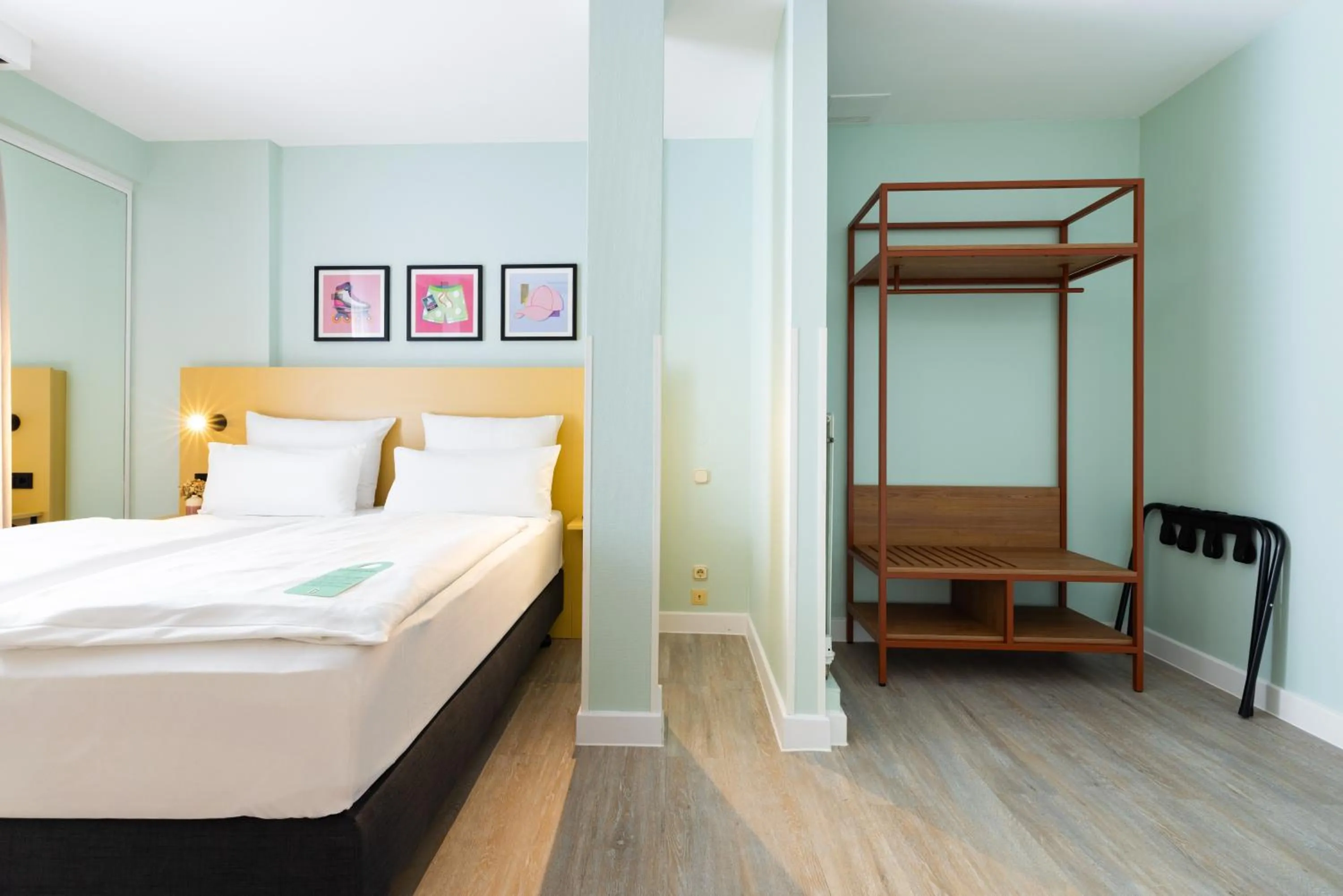 Comfort Double Room with Sofa Bed in Hotel Kronprinz Berlin