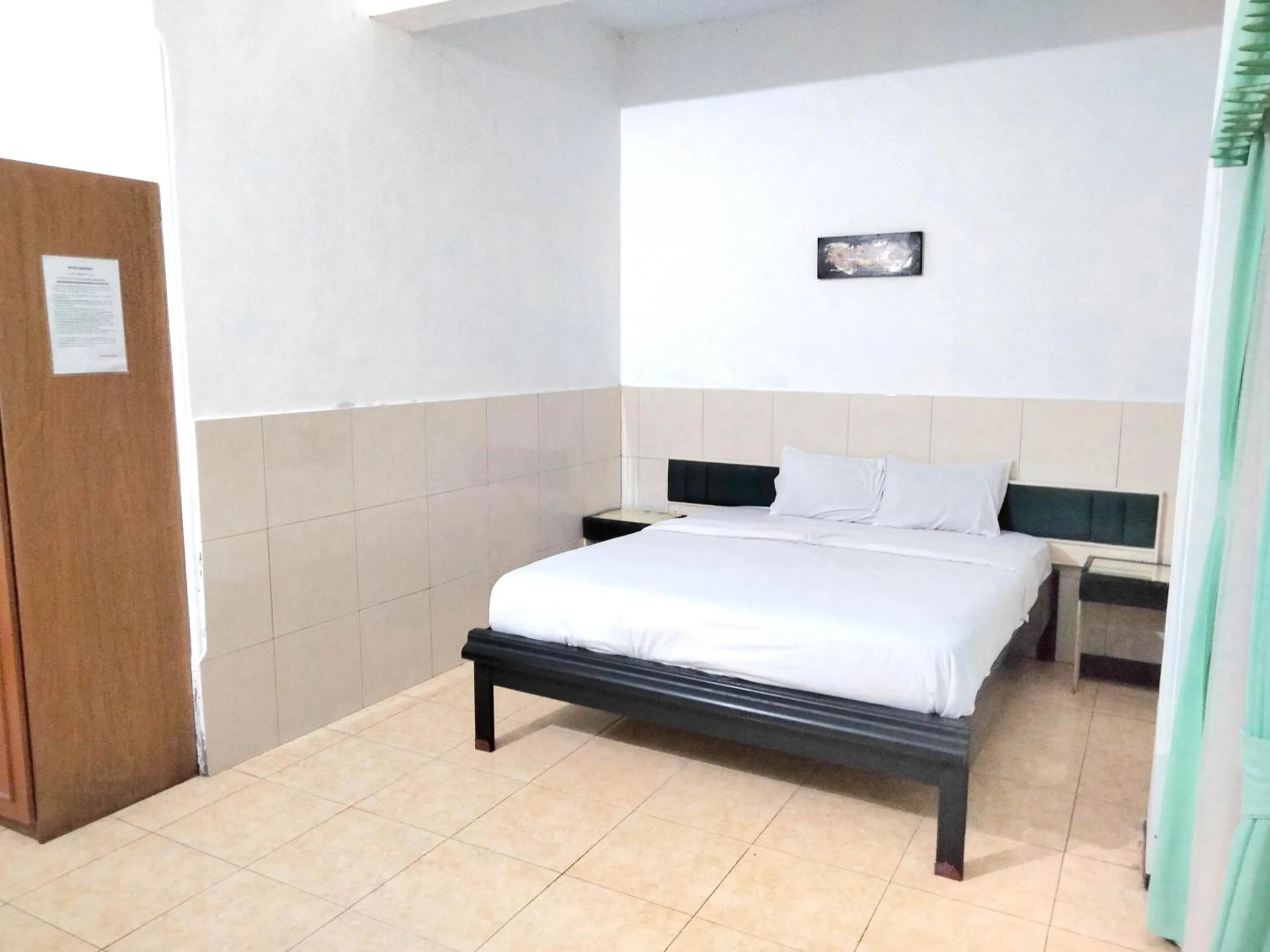 Deluxe Double Room in Sartika Hotel Mitra RedDoorz Pati
