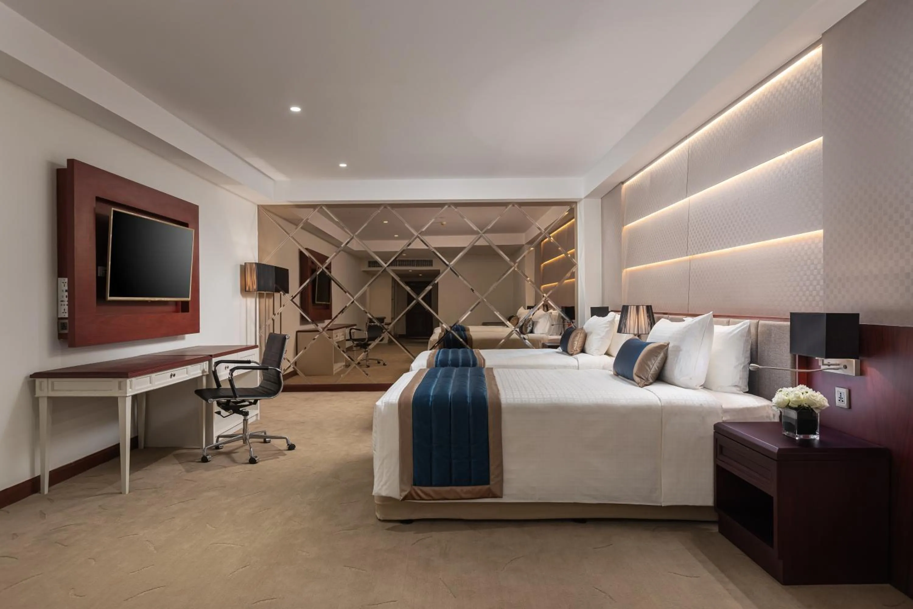 Deluxe Double or Twin Room - single occupancy in Yangon Thanlwin Hotel