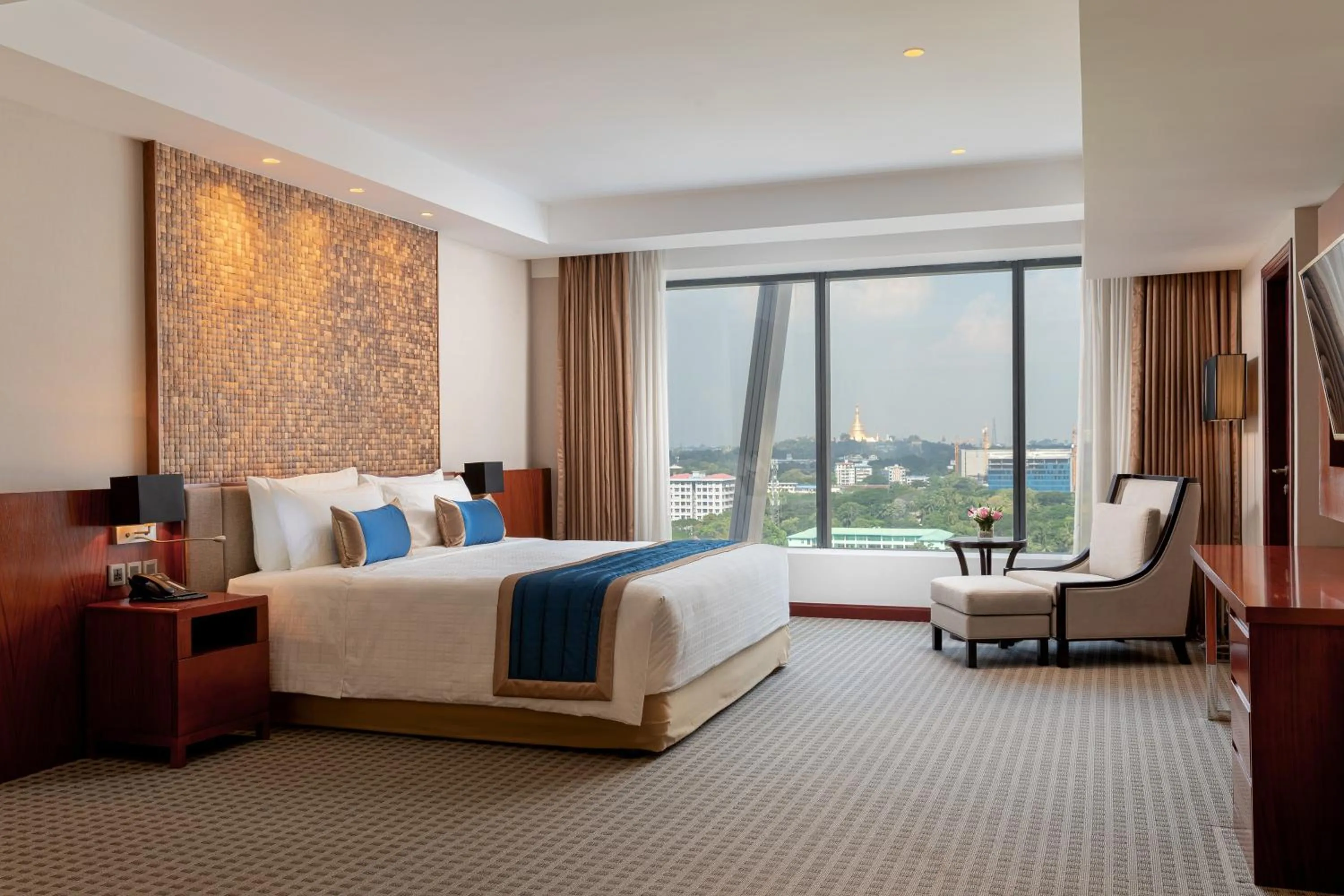 Double Room in Yangon Thanlwin Hotel