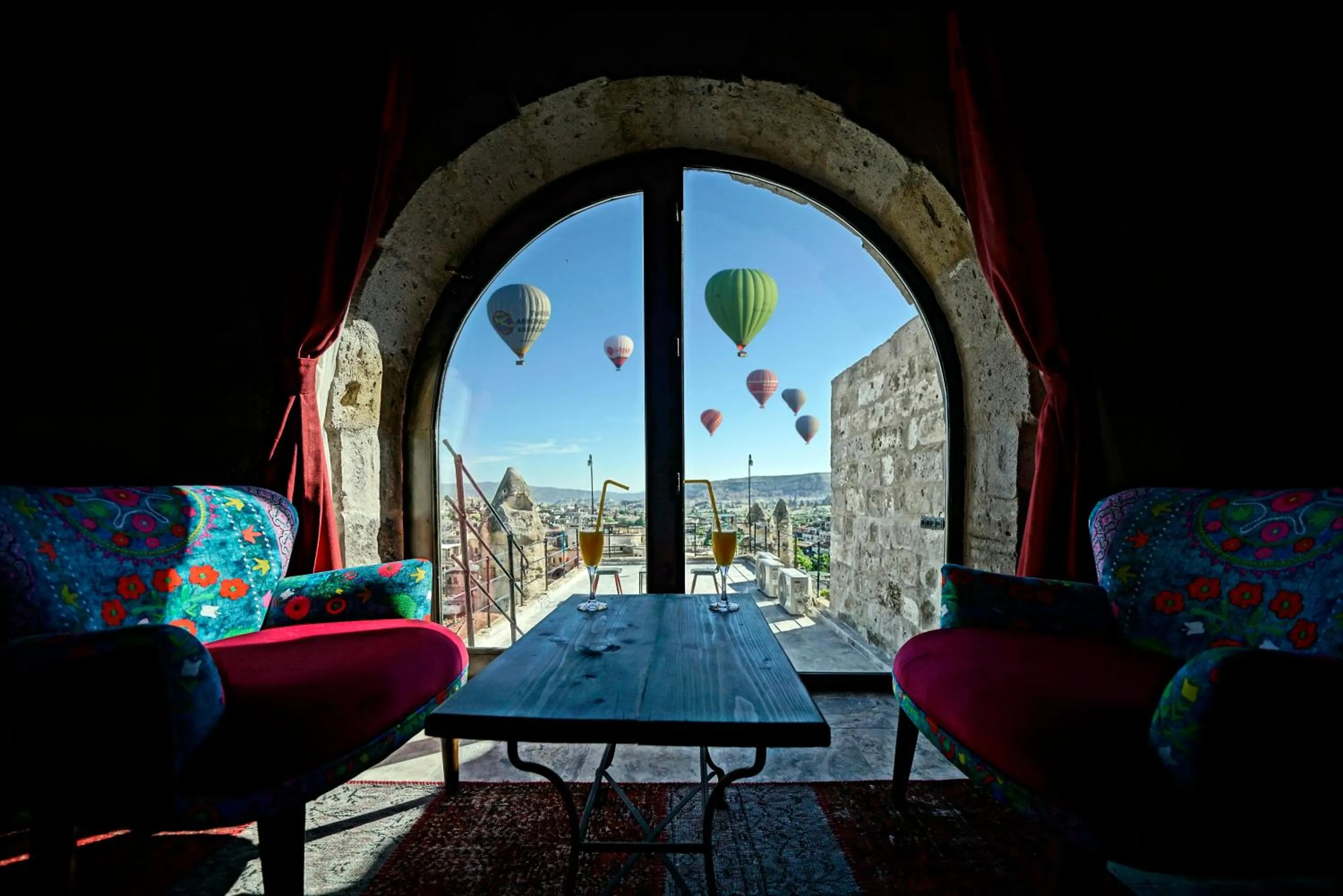 Deluxe Room With Private Balcony And Balloon View in Arinna Cappadocia