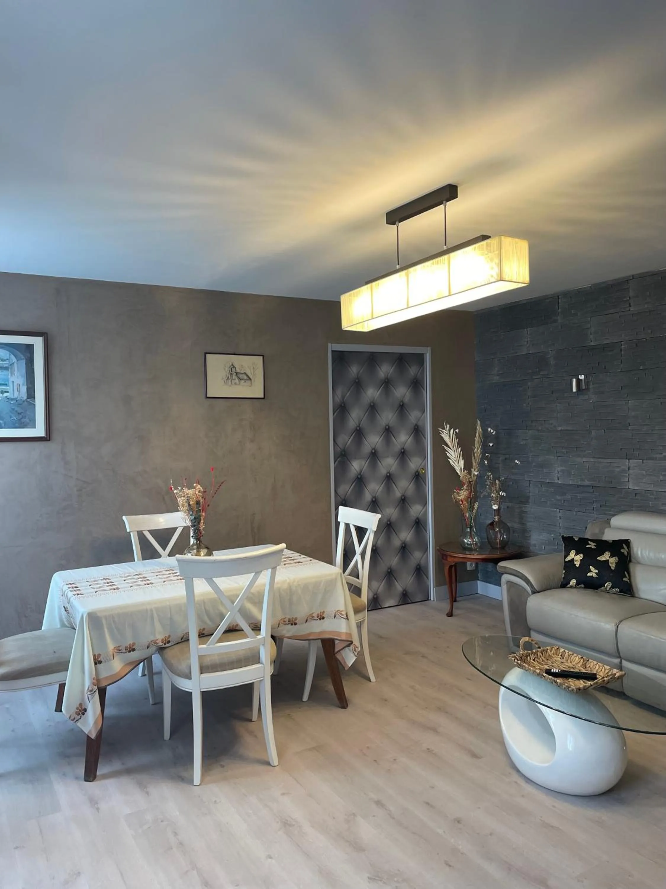 One-Bedroom Apartment in Logis Hôtels Restaurant Les 3 Rois