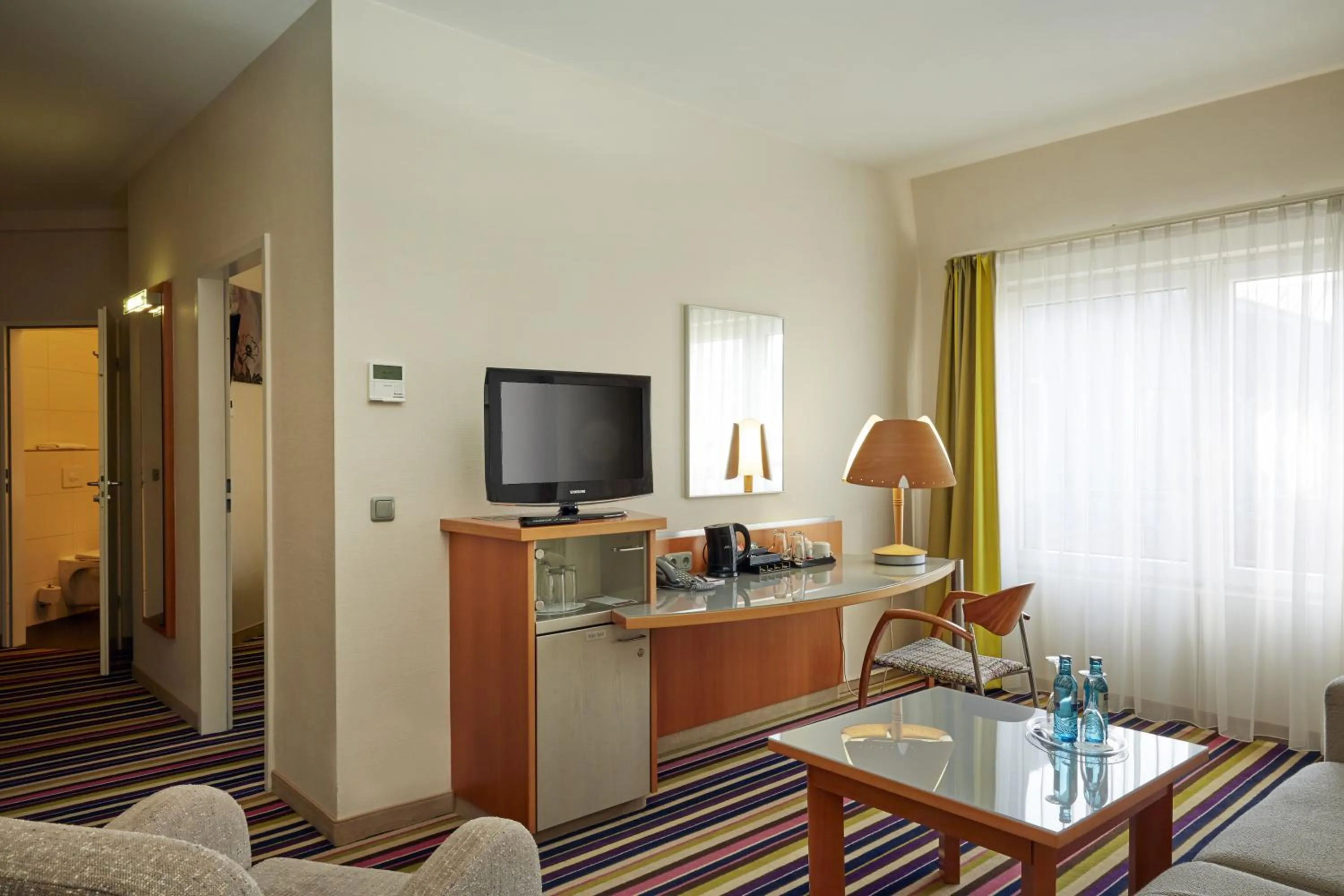 Family Room (2 Adults + 2 Children) in H+ Hotel Köln Hürth