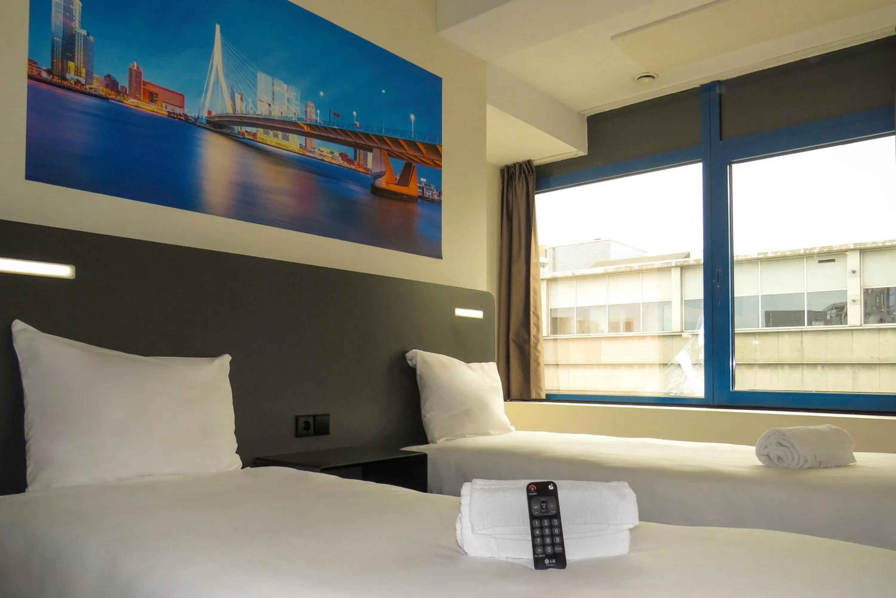 Twin Room in easyHotel Rotterdam City Centre