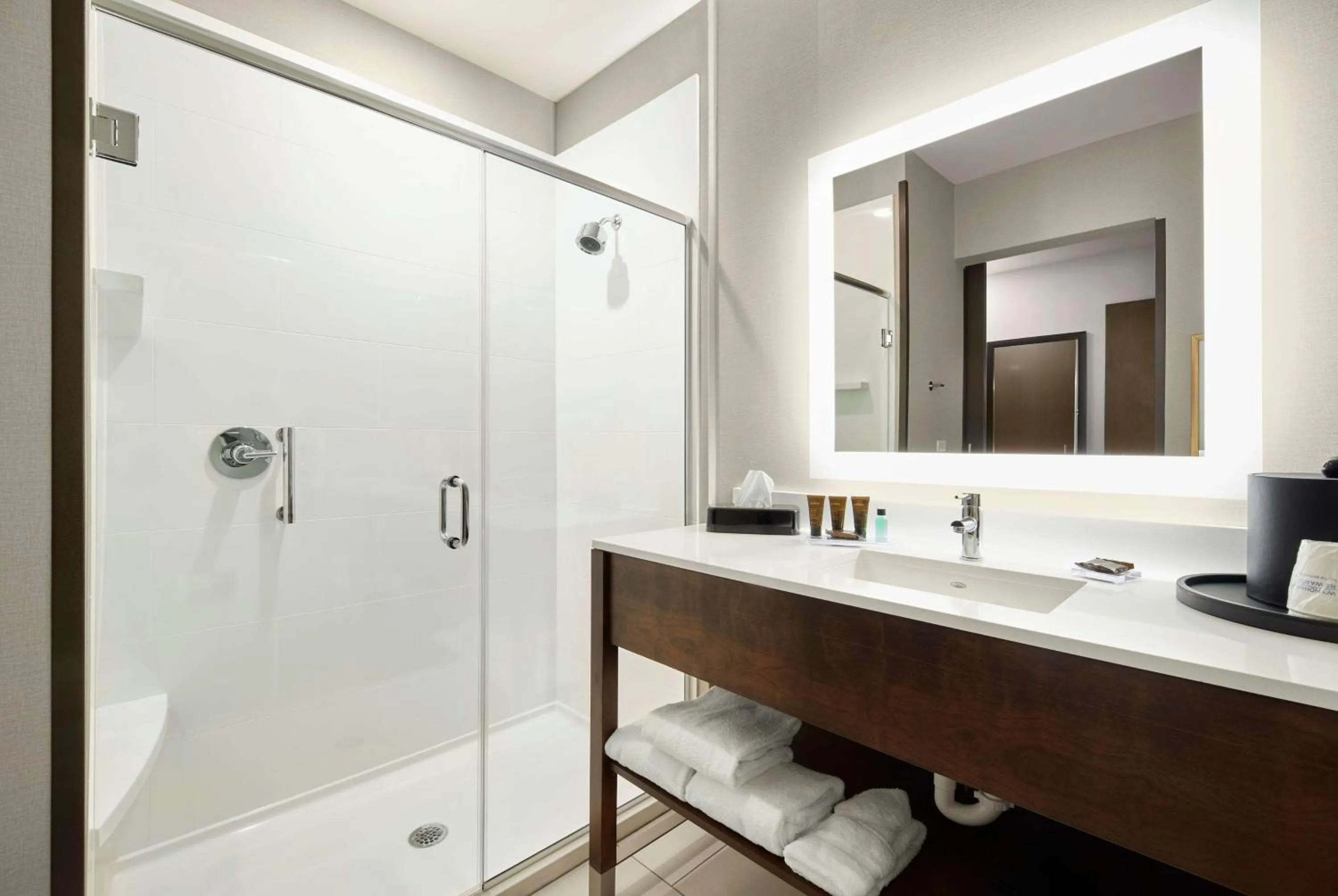 Queen Room with Two Queen Beds - Non-Smoking in Wingate by Wyndham Hurricane WV