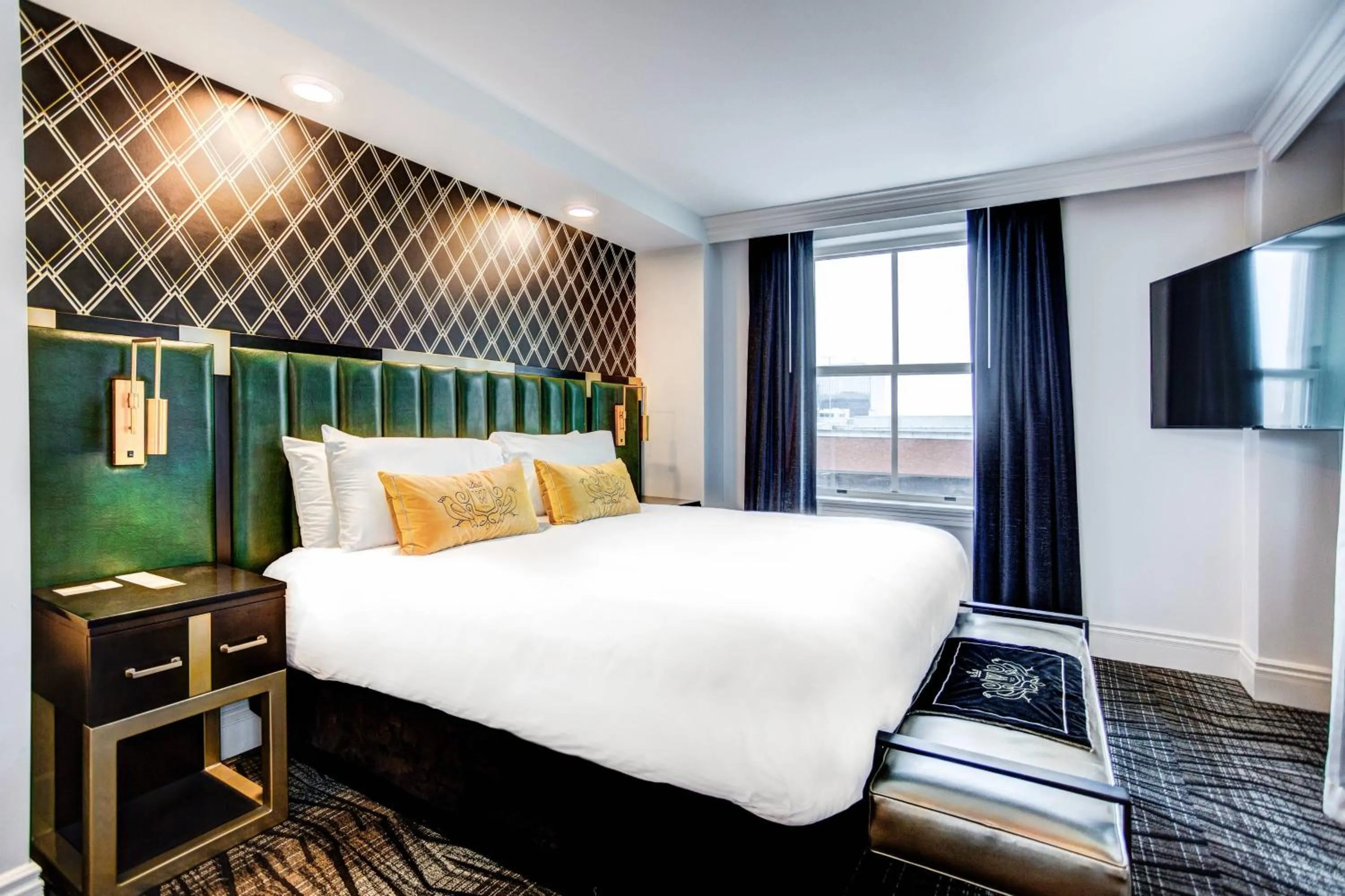 1 Bedroom Suite, 1 King, Sofa bed in The Warrior Hotel, Autograph Collection