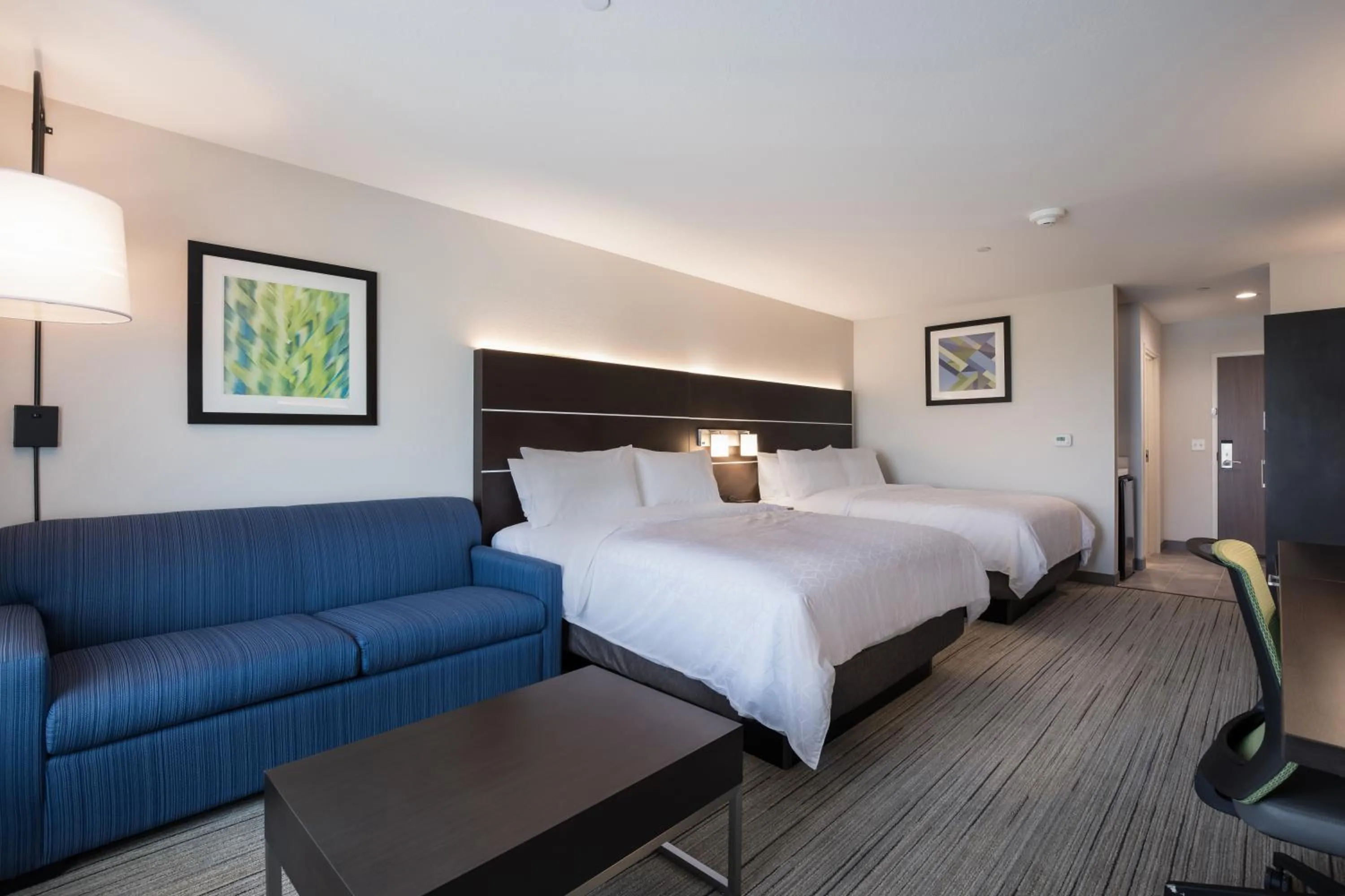 Queen Suite with Two Queen Beds in Holiday Inn Express & Suites Chicago - Hoffman Estates by IHG