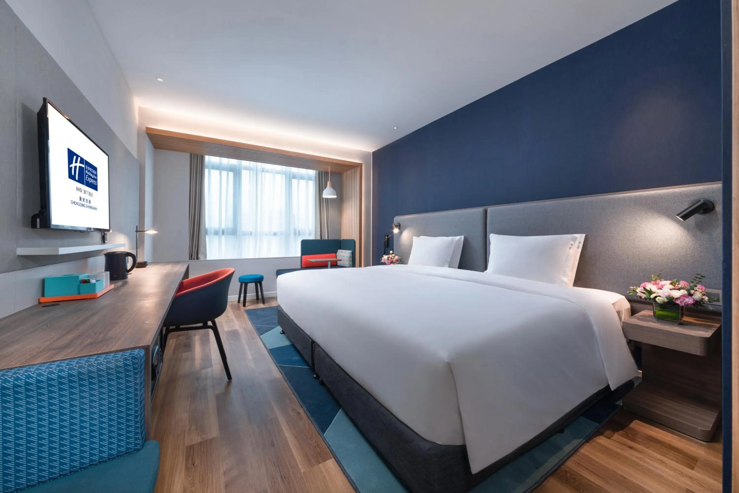 Superior King Room - Smoking in Holiday Inn Express Chongqing Zhongxian by IHG