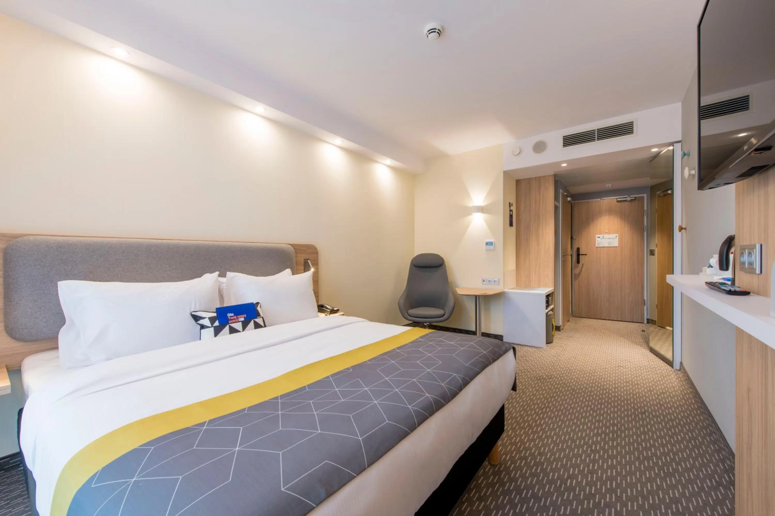 Standard Double Room in Holiday Inn Express Warsaw - Mokotow by IHG