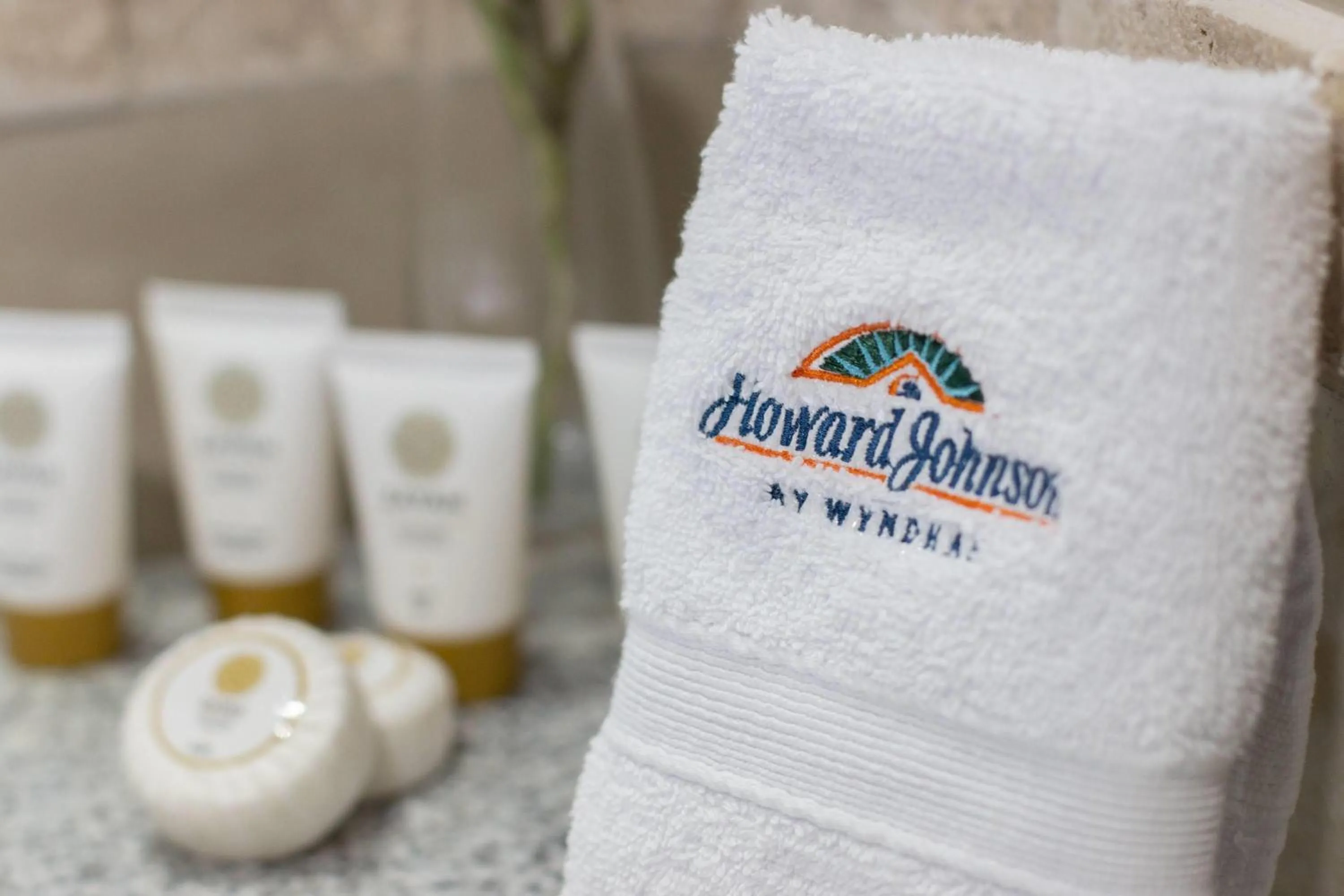 Deluxe King Suite - Non-Smoking in Howard Johnson by Wyndham Lima Miraflores Art House