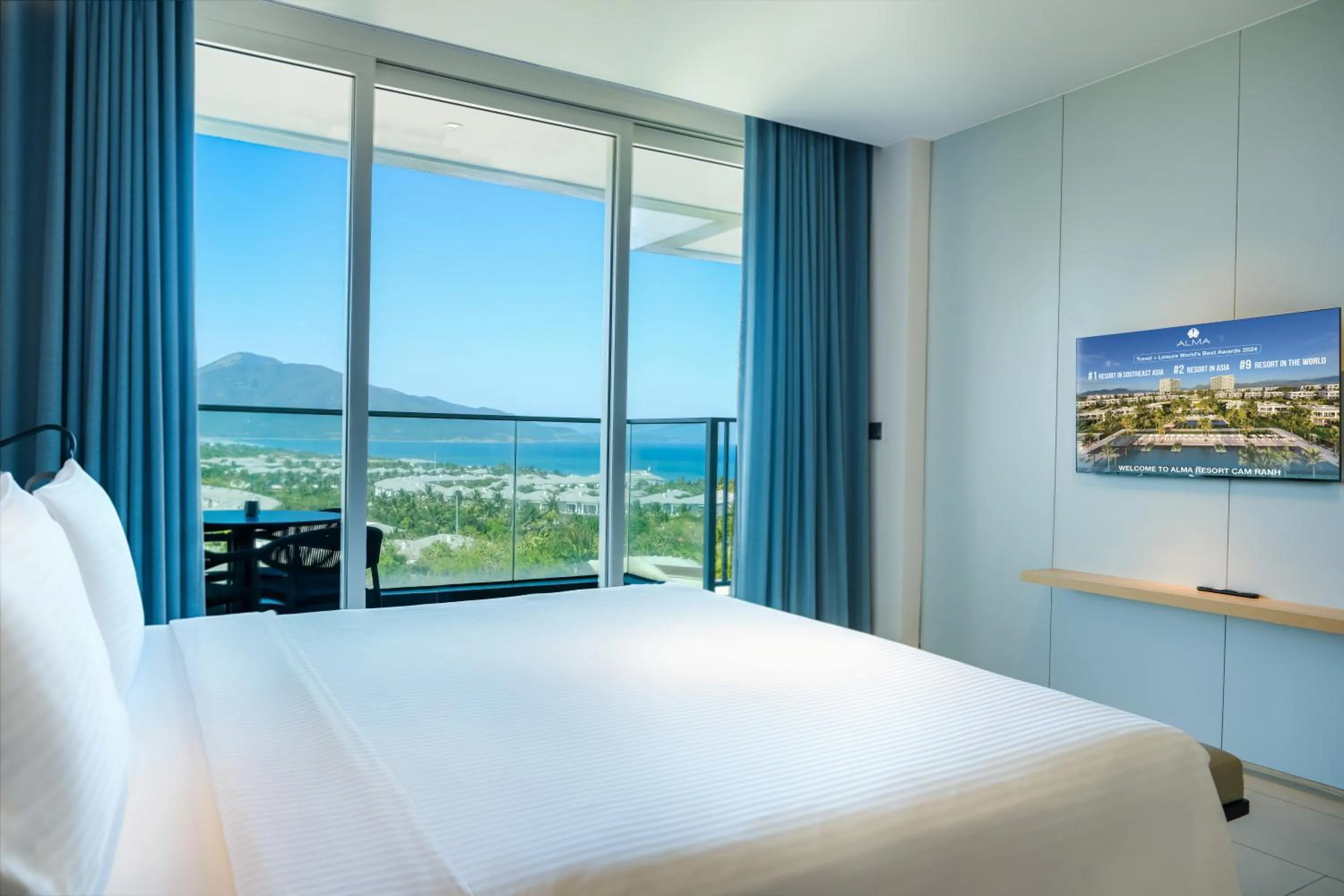 1 Bedroom Suite with Terrace Ocean View – King Bed - 70 sqm in Alma Resort Cam Ranh