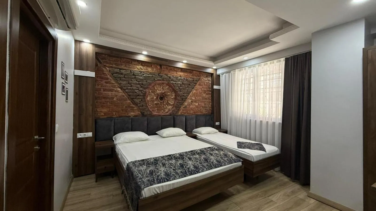 Standard Triple Room in Han Suite Hotel