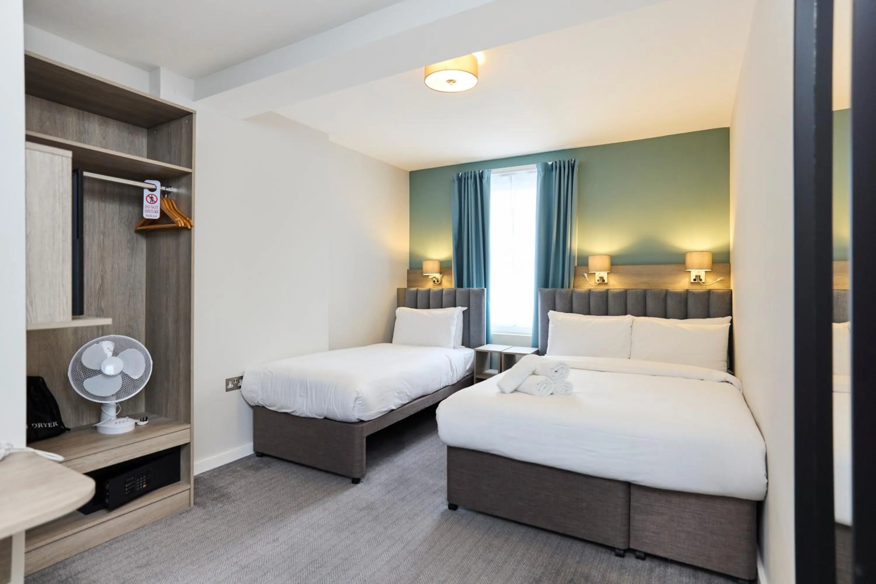 Triple Room in Prince William Hotel