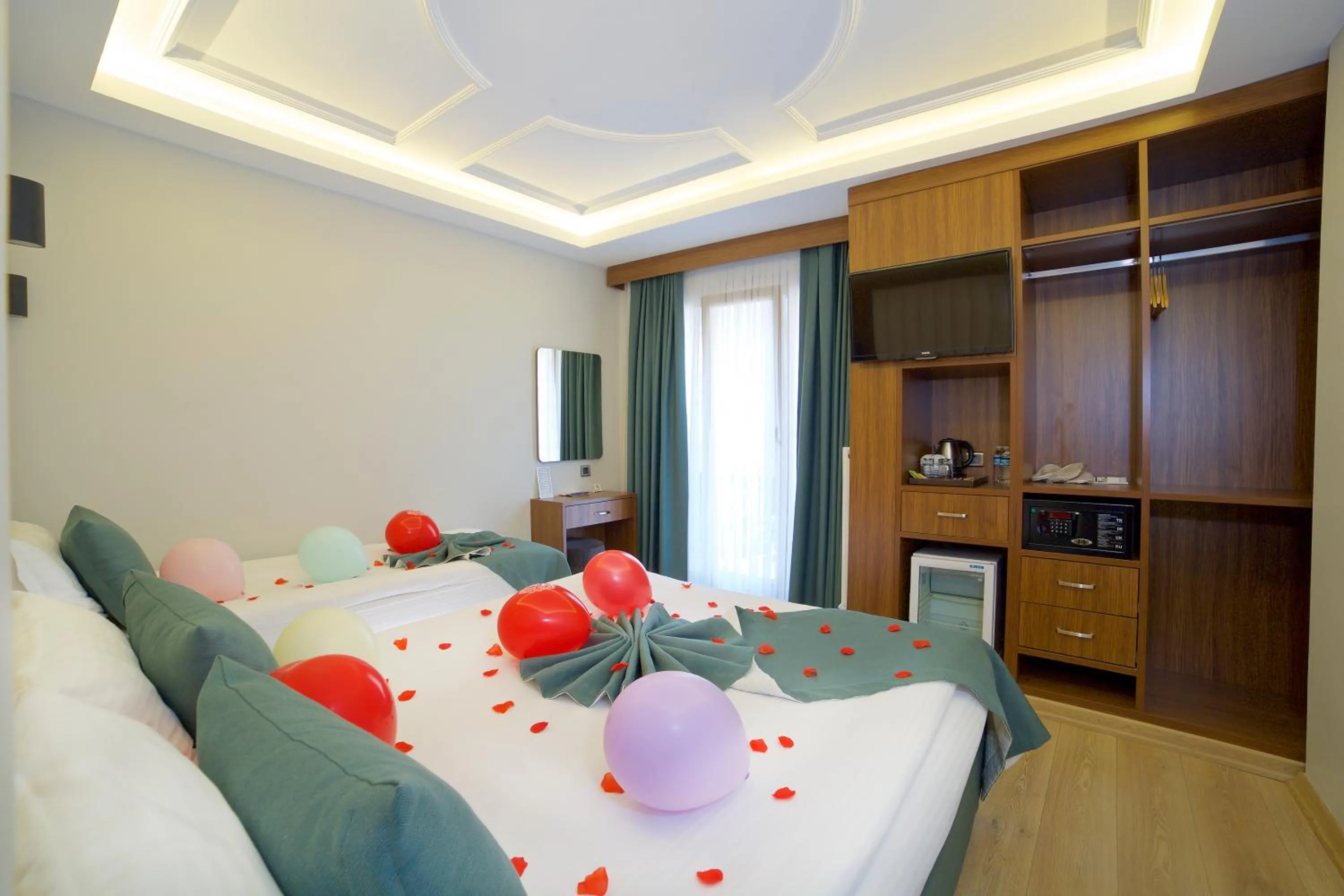 Standard Triple Room in Hotel Black Tulip