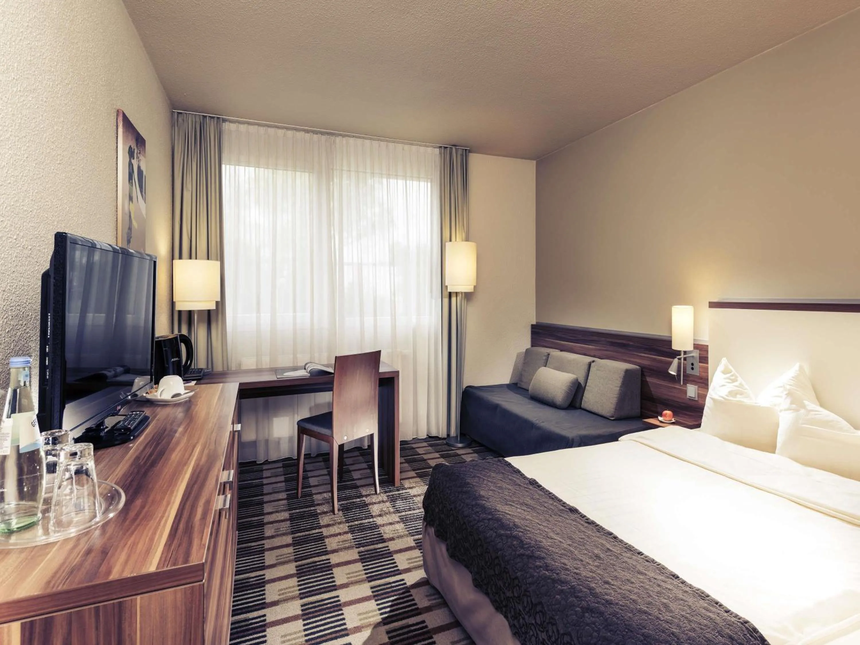 Standard Triple Room in Mercure Hotel Saarbrücken Süd