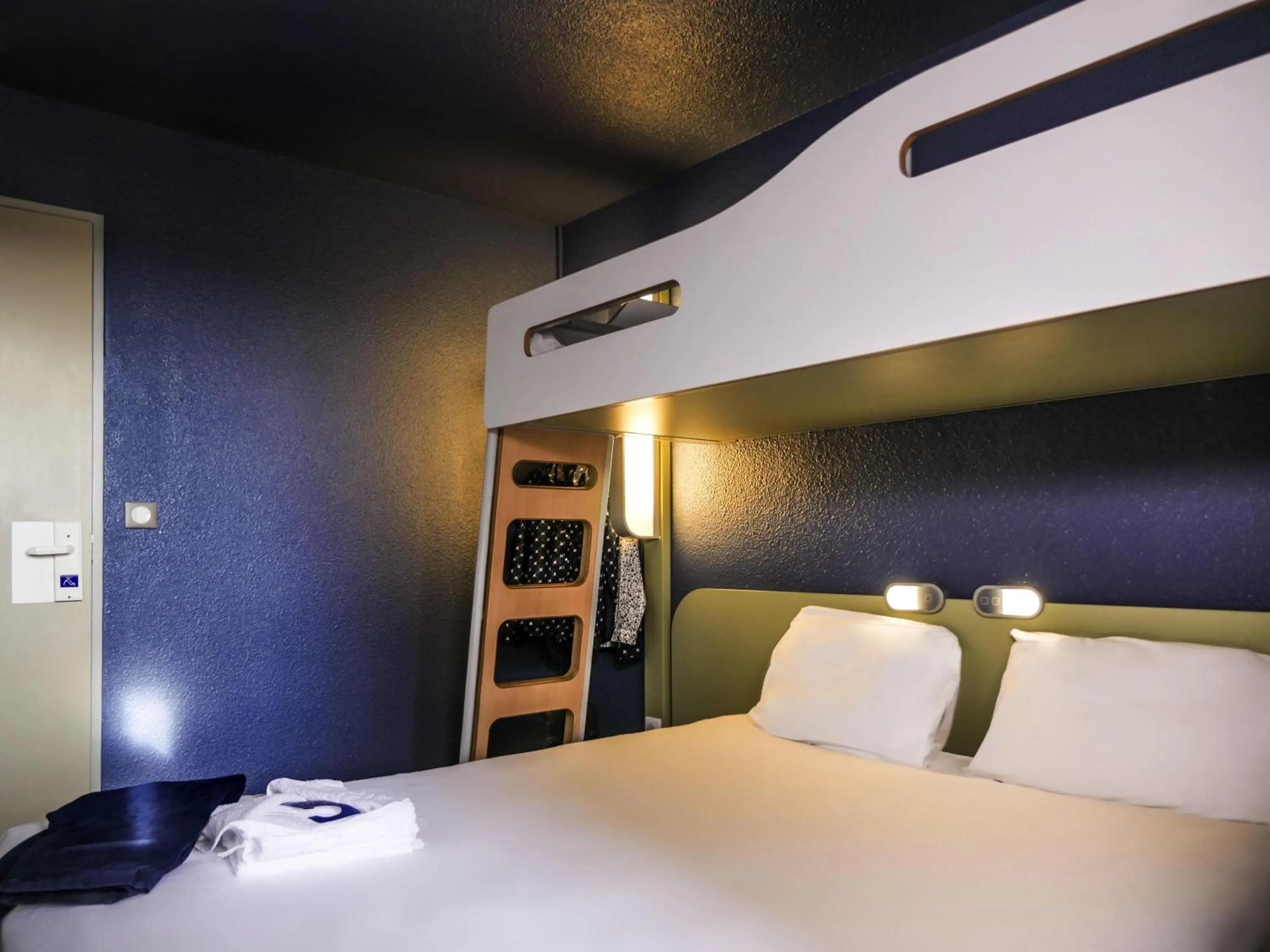 Double Room with Bunk Bed in ibis budget Arles Sud Fourchon