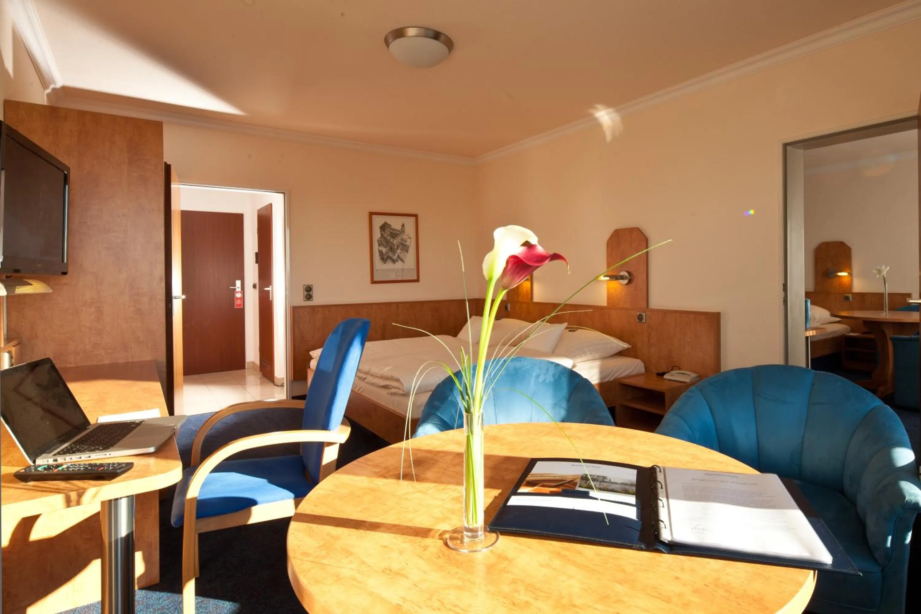 Two Connecting Double Rooms in Apartment-Hotel Hamburg Mitte