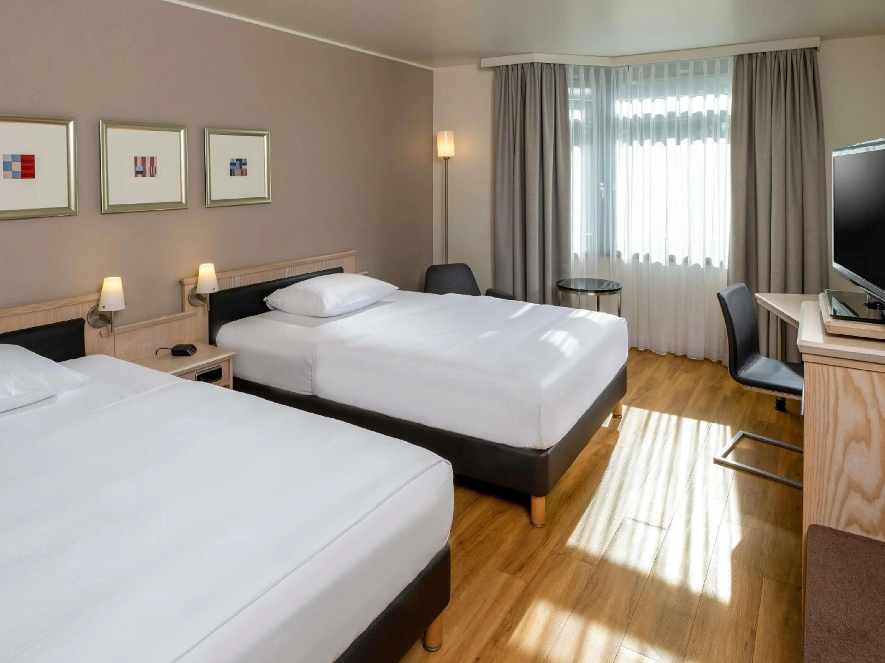 Superior Twin Room in Mövenpick Hotel München-Airport