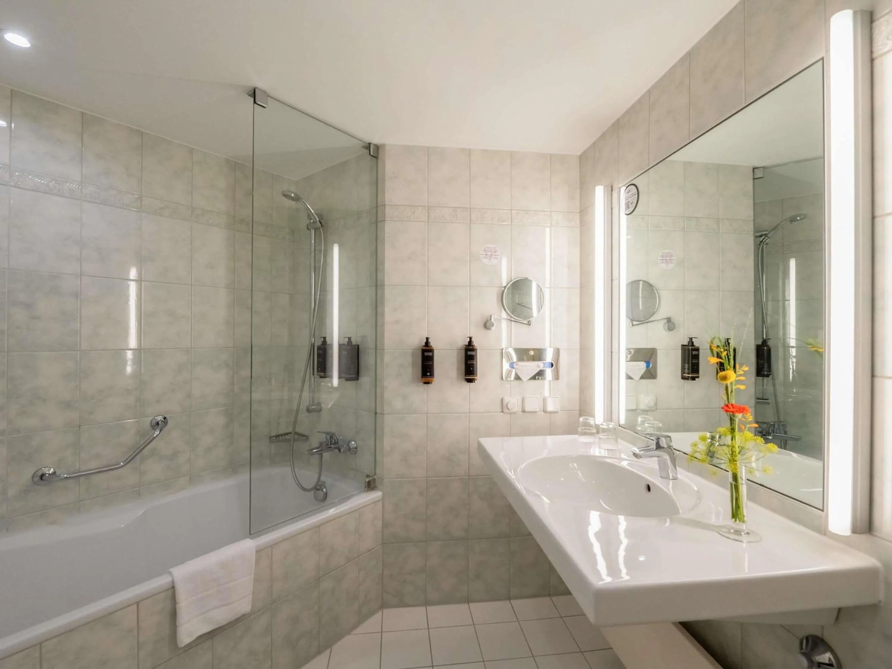 Standard Double Room in Mercure Hotel Berlin Tempelhof