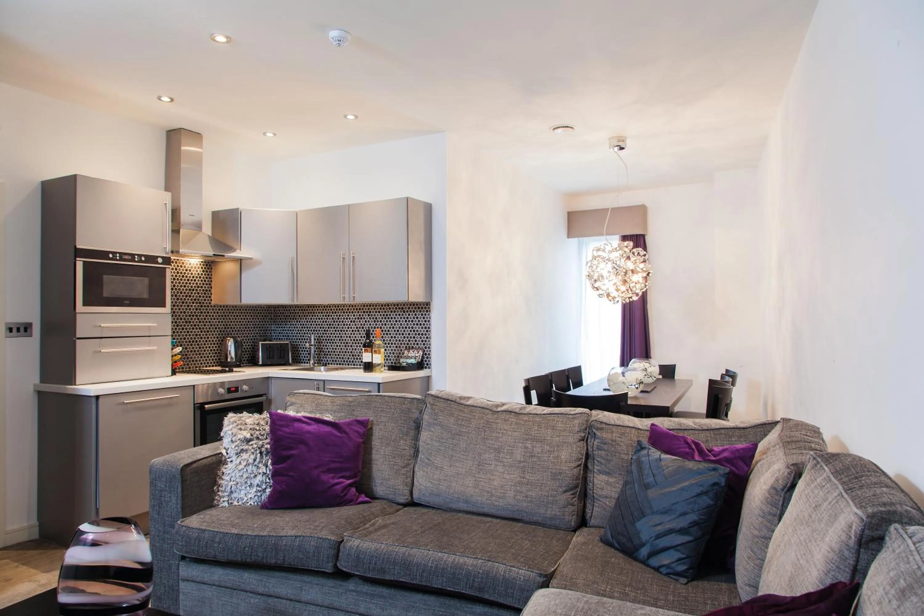 Two-Bedroom Luxe ( 7 adults ) in EPIC Apartments Seel Street