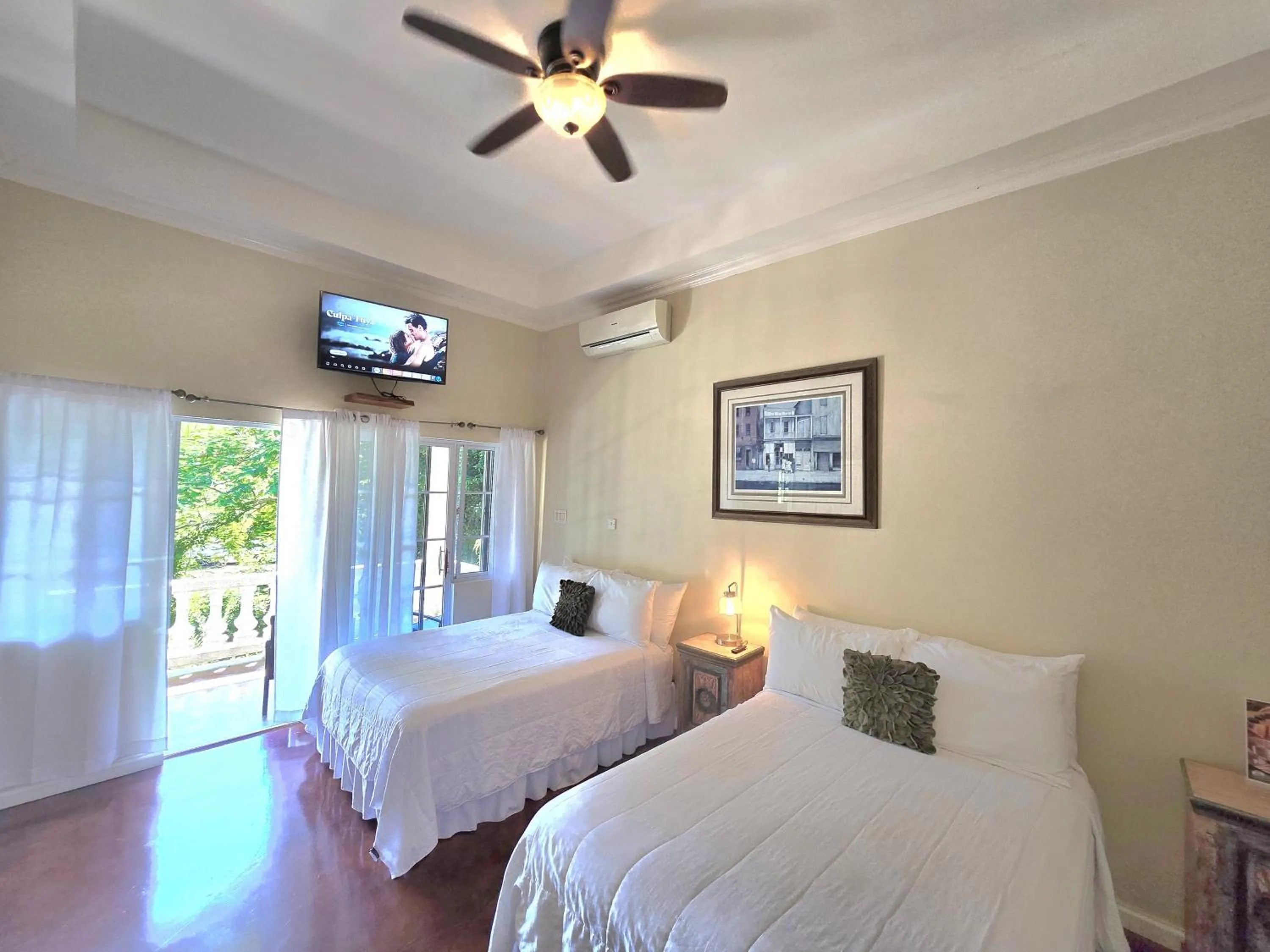 Deluxe Double Room with Extra Bed in Blue Paloma Bed & Breakfast