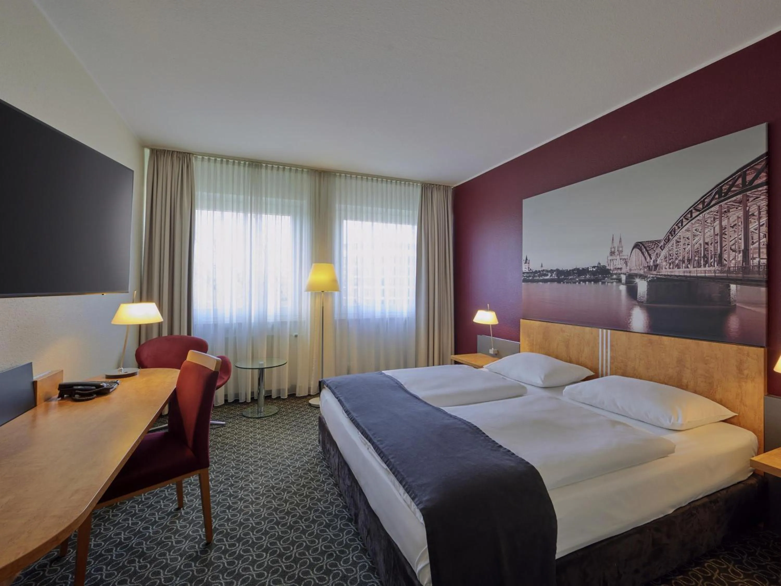 Junior Suite with King Bed in Mercure Hotel Severinshof Köln City