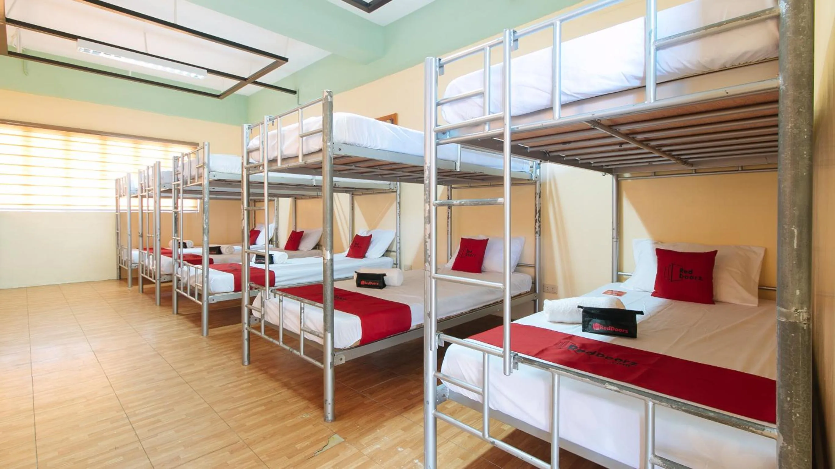 Single Bed in Female Dormitory Room in RedDoorz @ Arimbay Legazpi City