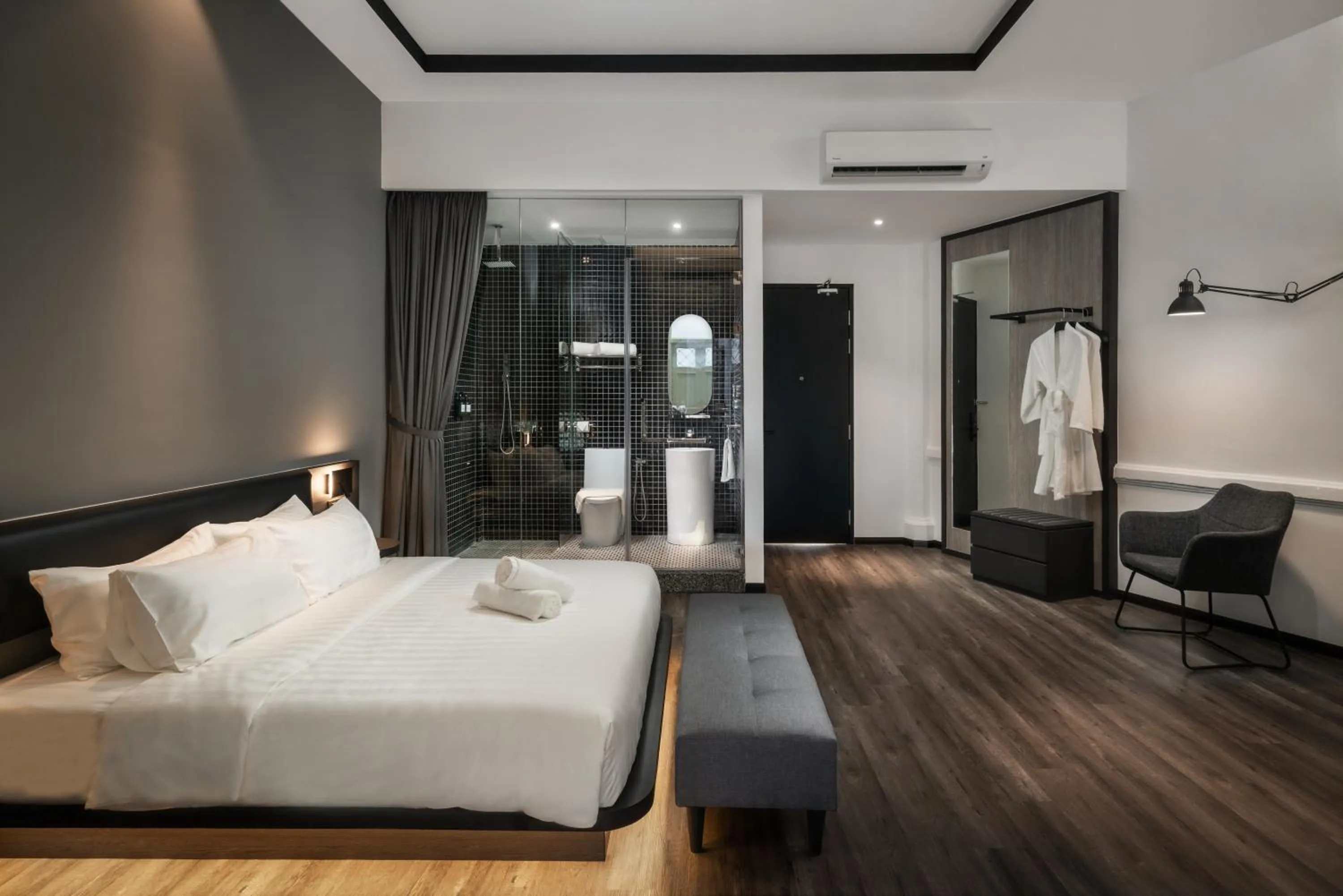 Premium Suite With Bathtub in Modern Hotel Georgetown