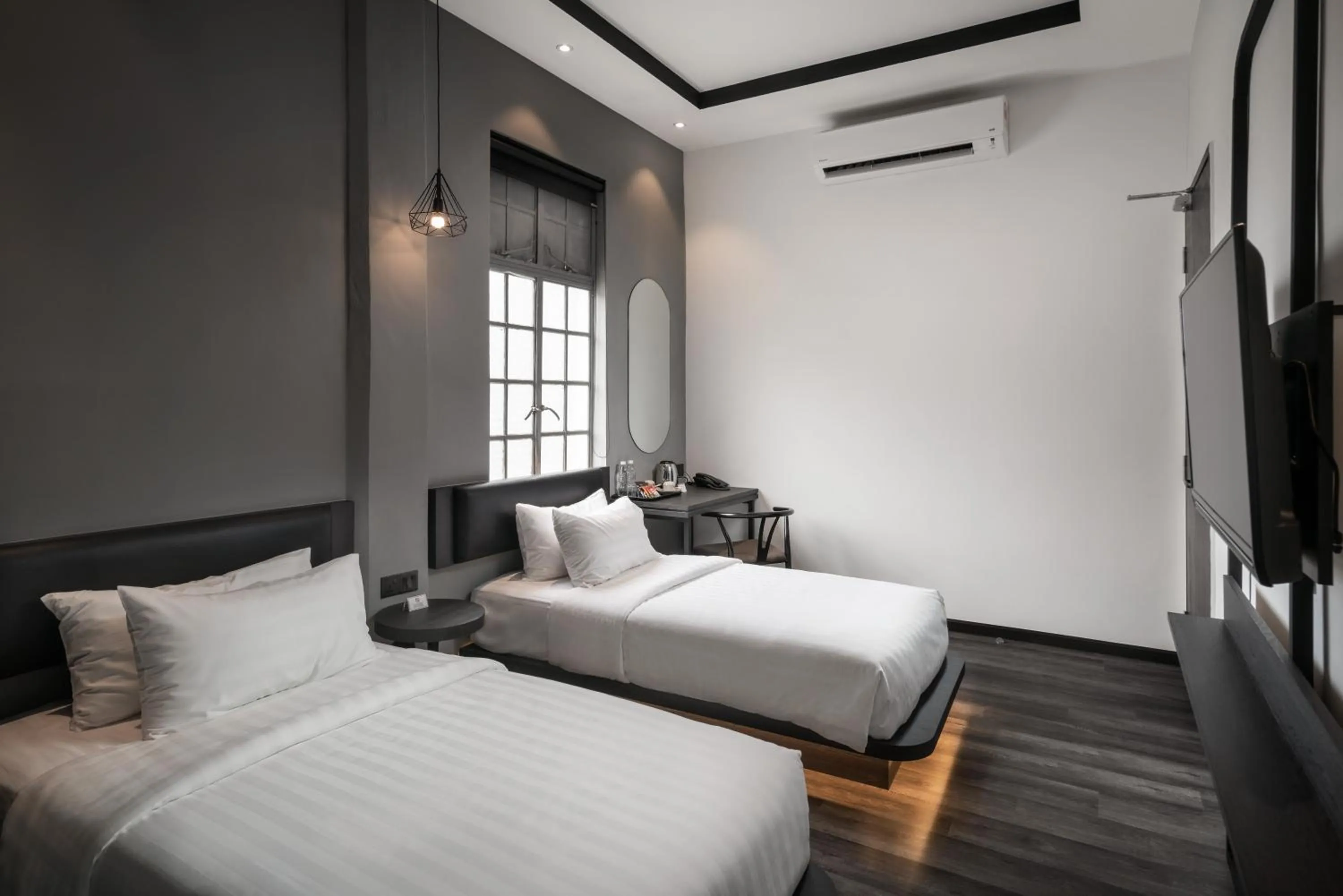 Deluxe Twin Room in Modern Hotel Georgetown