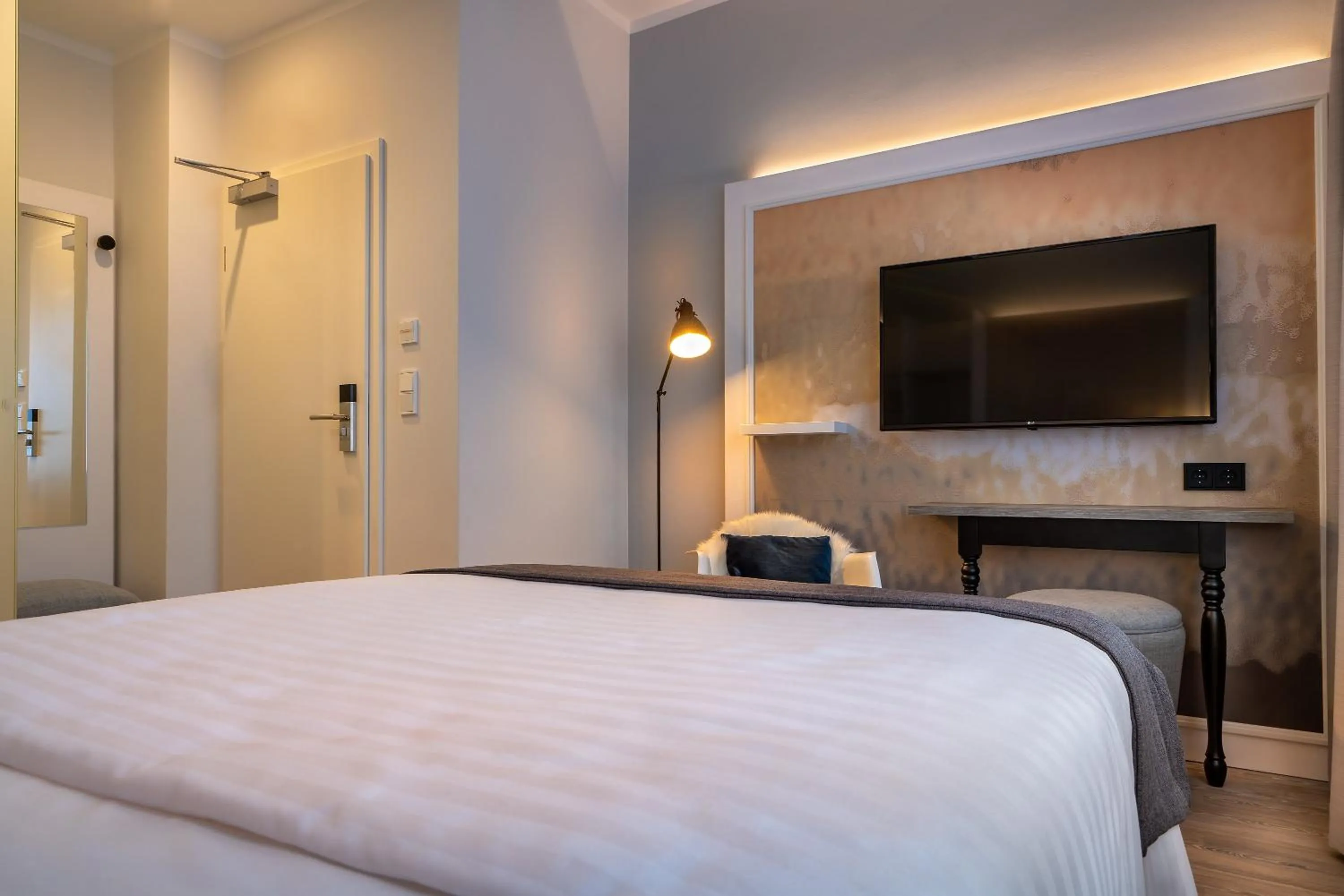 Standard Queen Room in Yggotel Ravn