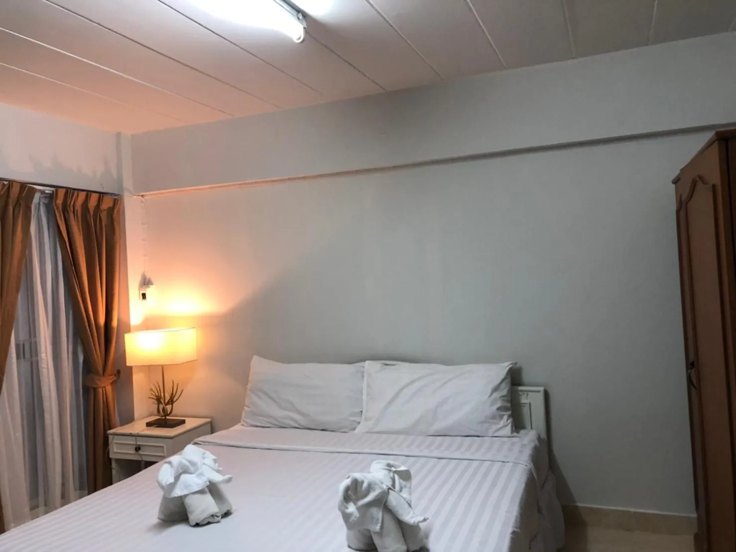 Standard Double Room in @42 Residence