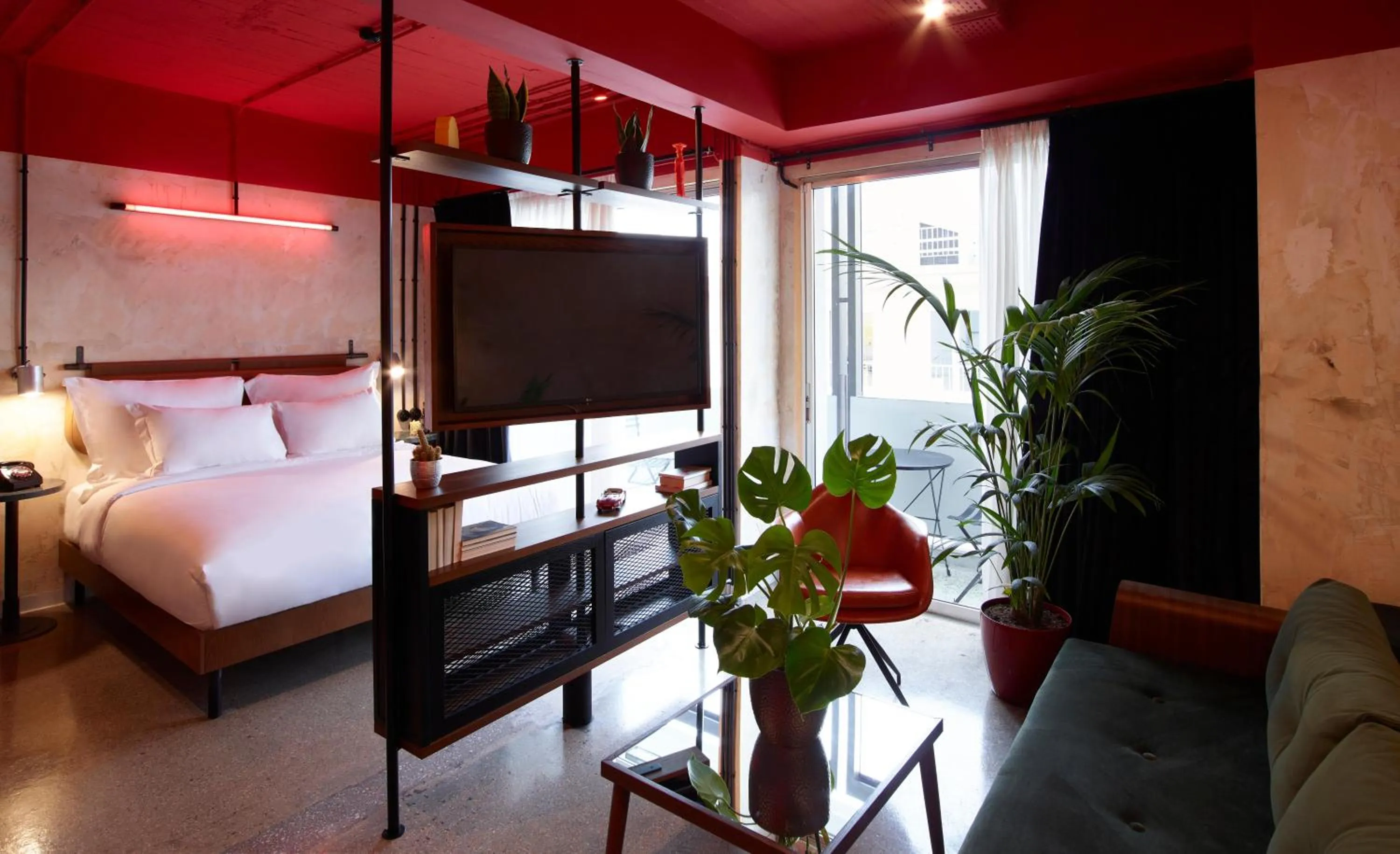 Dave Red King Suite in Dave Red Athens