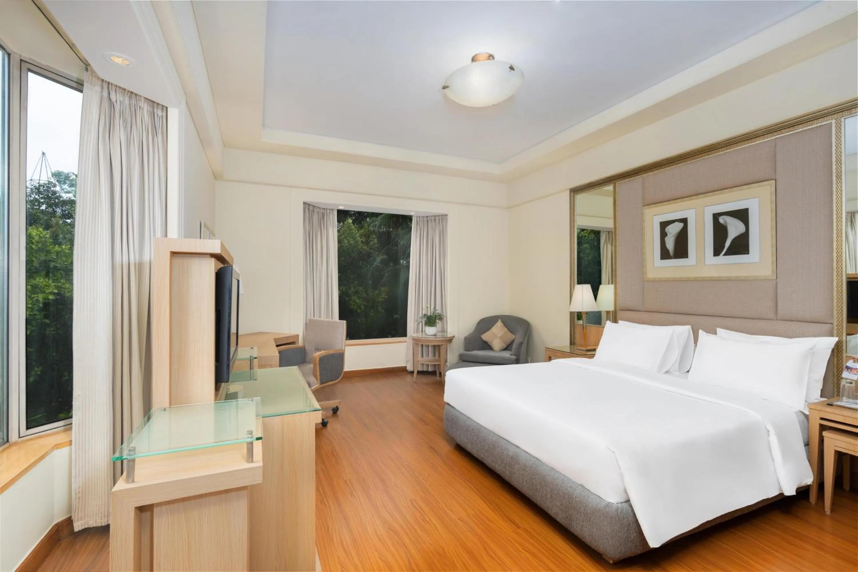 Grand Plaza Room with 20% disc on food and beverage at The Great Kebab Factory in Park Plaza Gurgaon