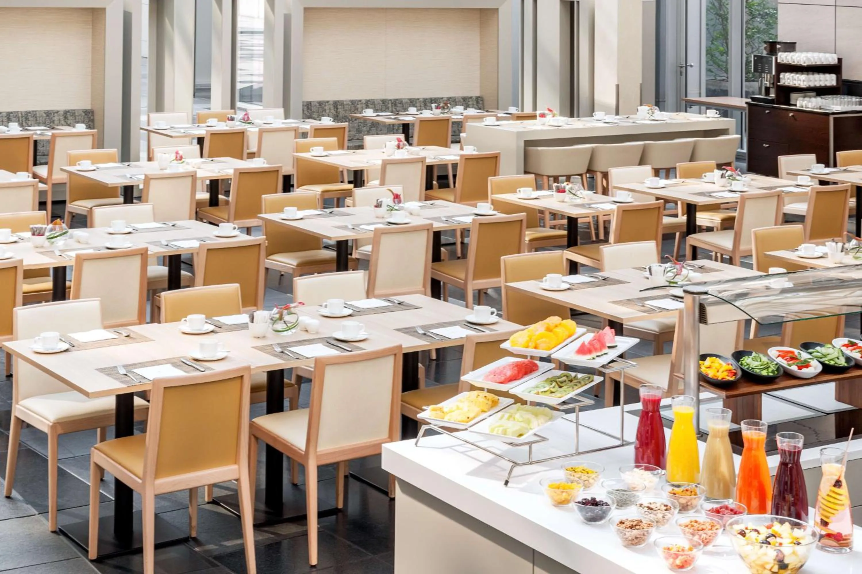 Restaurant/places to eat in NH Collection Berlin Mitte Friedrichstrasse
