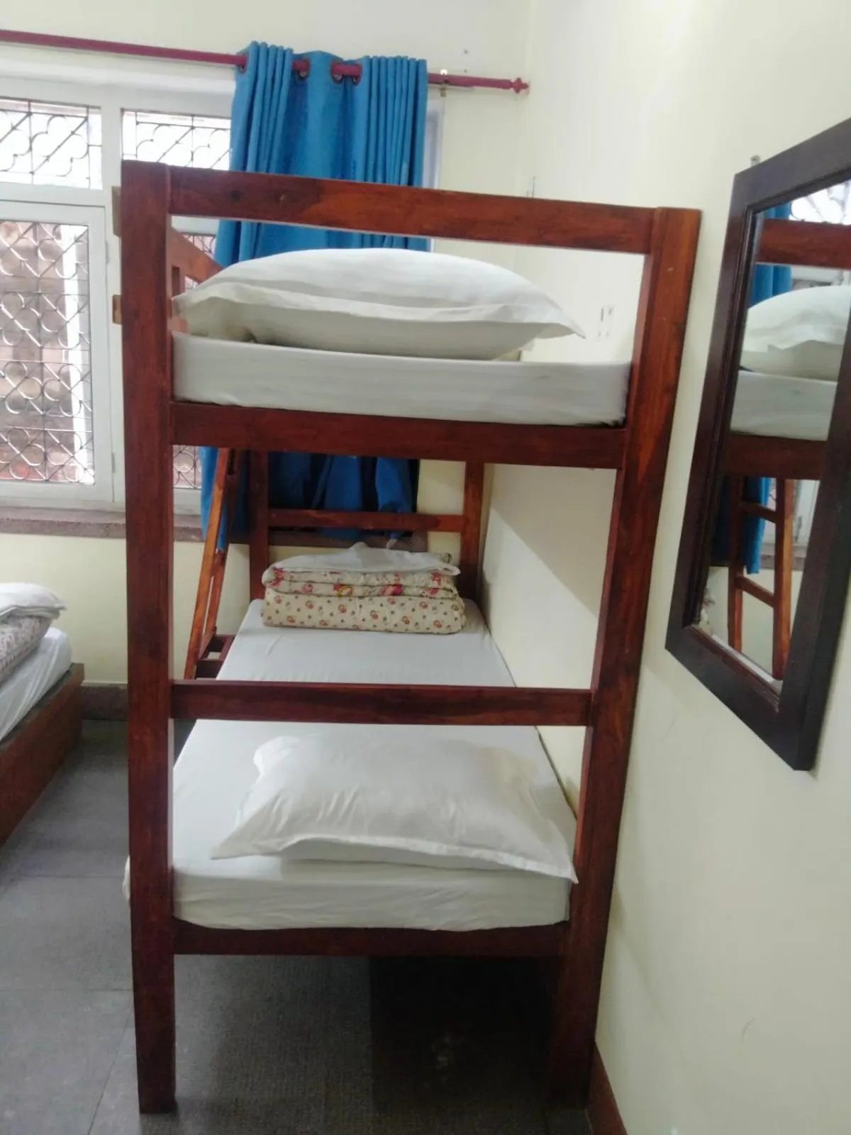 Bunk Bed in Mixed Dormitory Room in hotel Backpackers inn