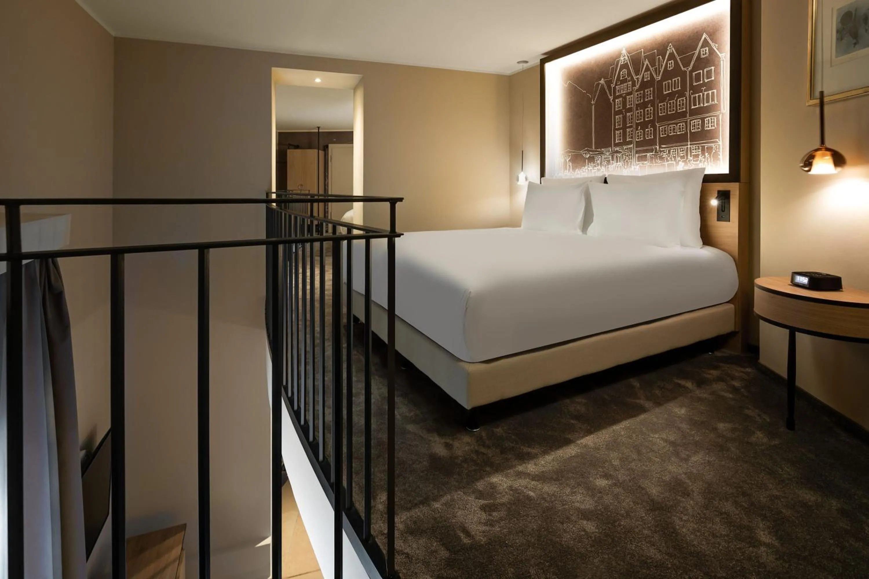 Bed in Wasserturm Hotel Cologne, Curio Collection by Hilton