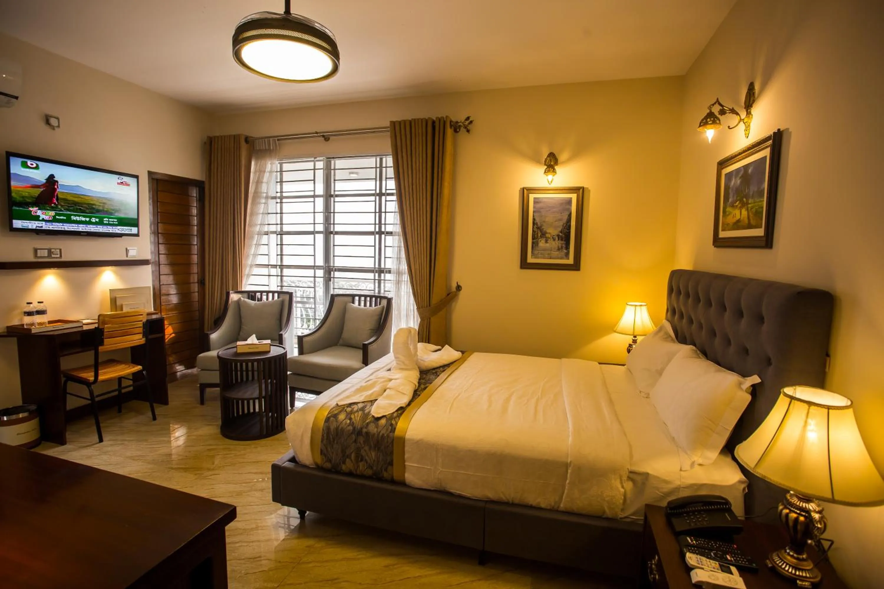 Bed in Shinepukur Suites